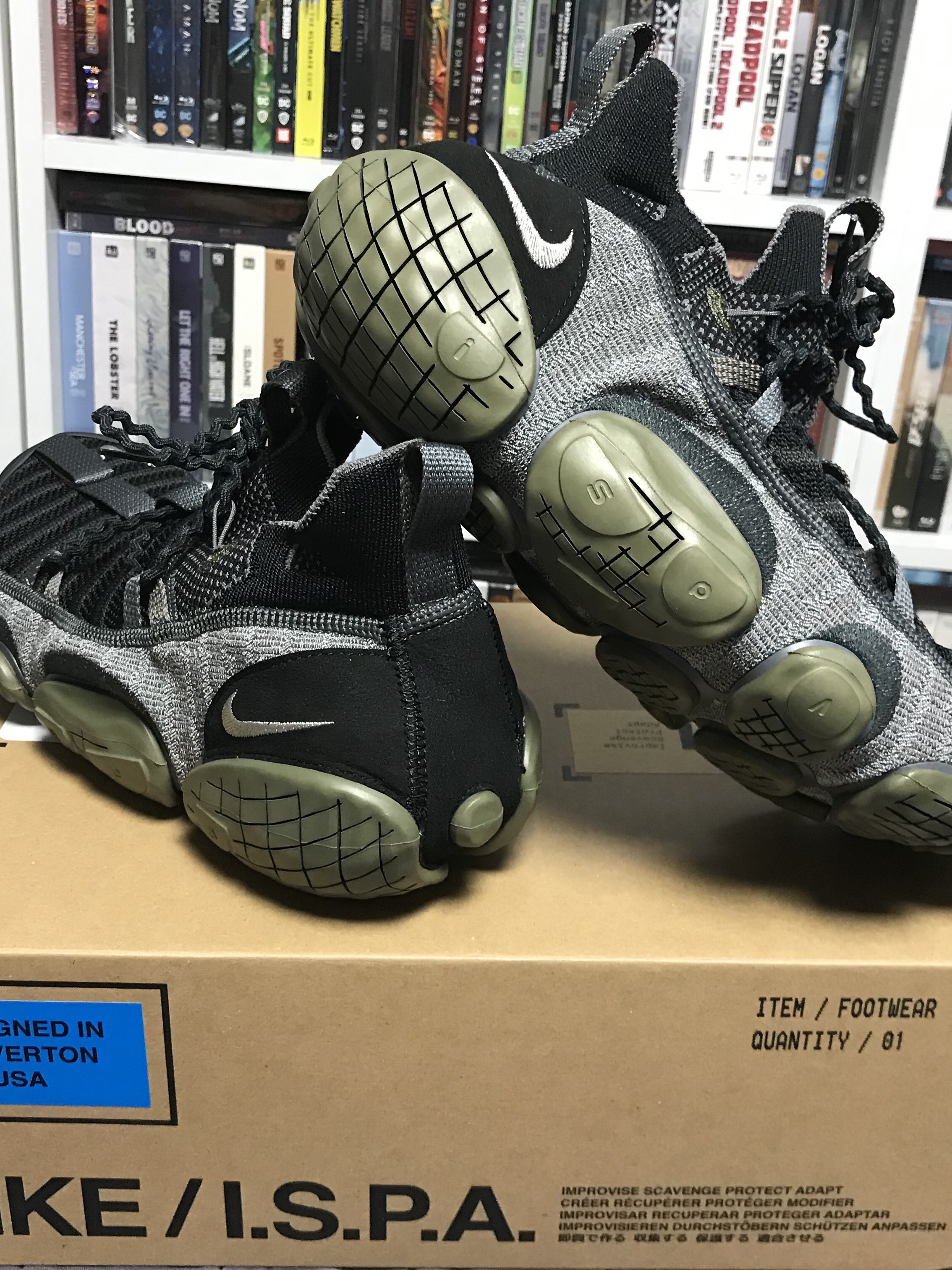 Nike ISPA Link Black and Medium Olive 착용 스타일 - 3