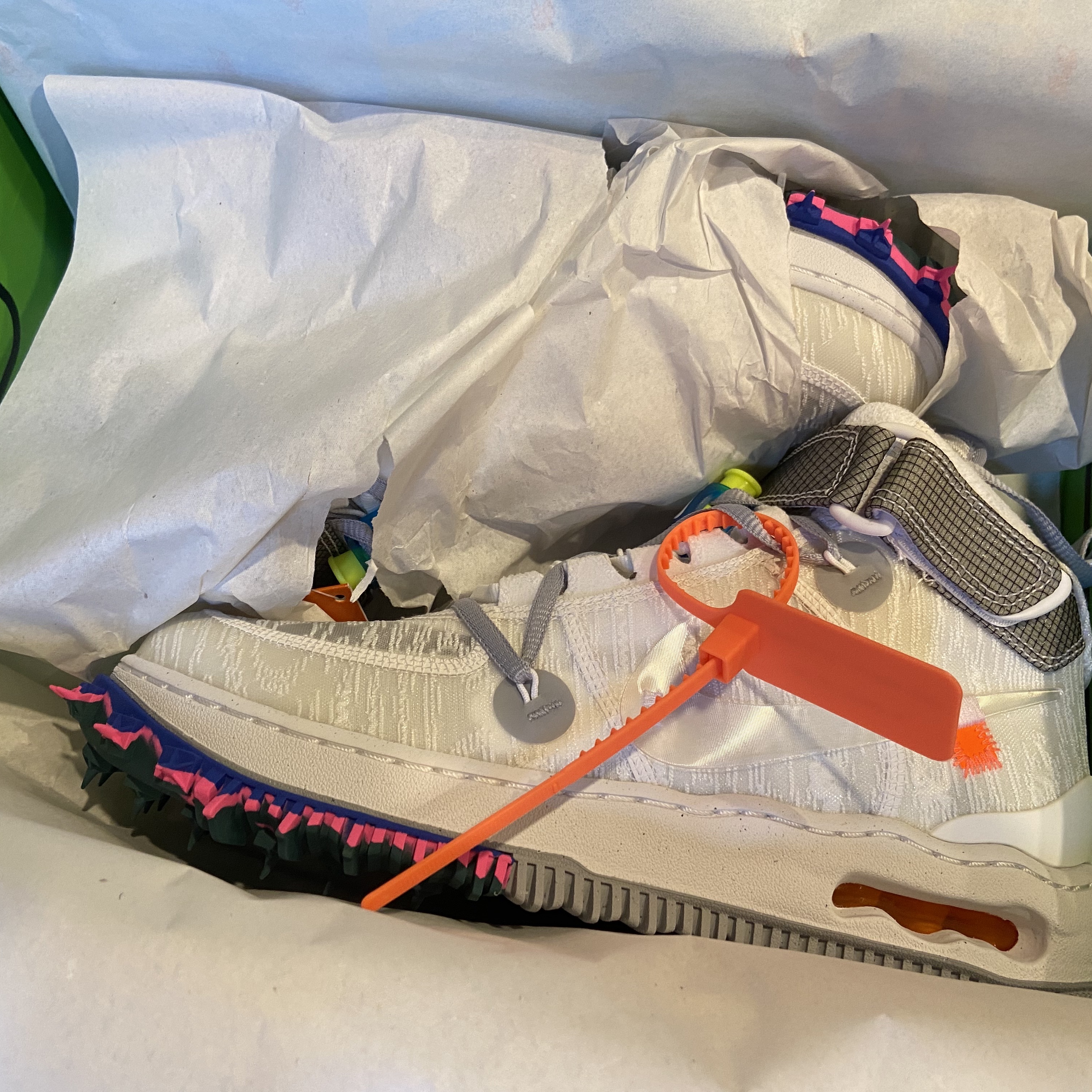 Nike x Off-White Air Force 1 Mid SP White 착용 스타일 - 3