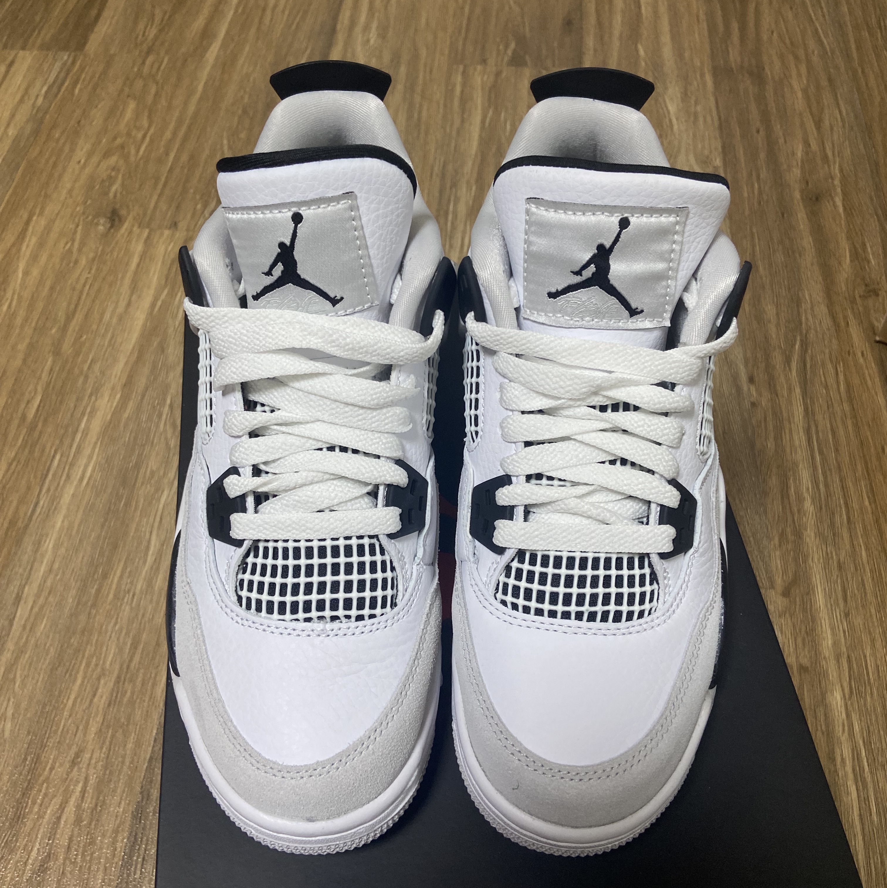 (GS) Jordan 4 Retro White and Black 착용 스타일 - 3