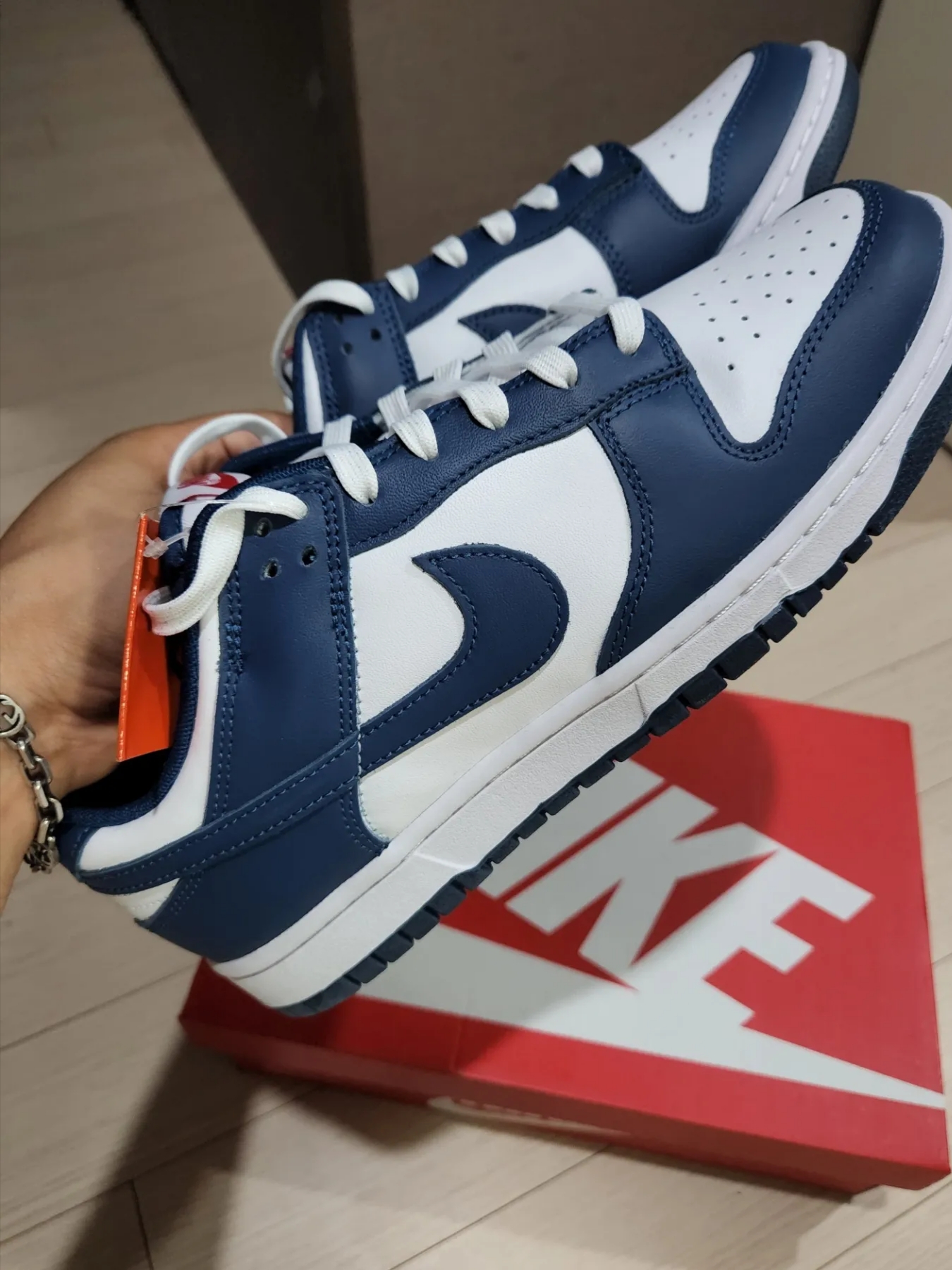 Gucci Interlocking G Bracelet Silver, Nike Dunk Low Retro Valerian Blue 착용 스타일 - 2