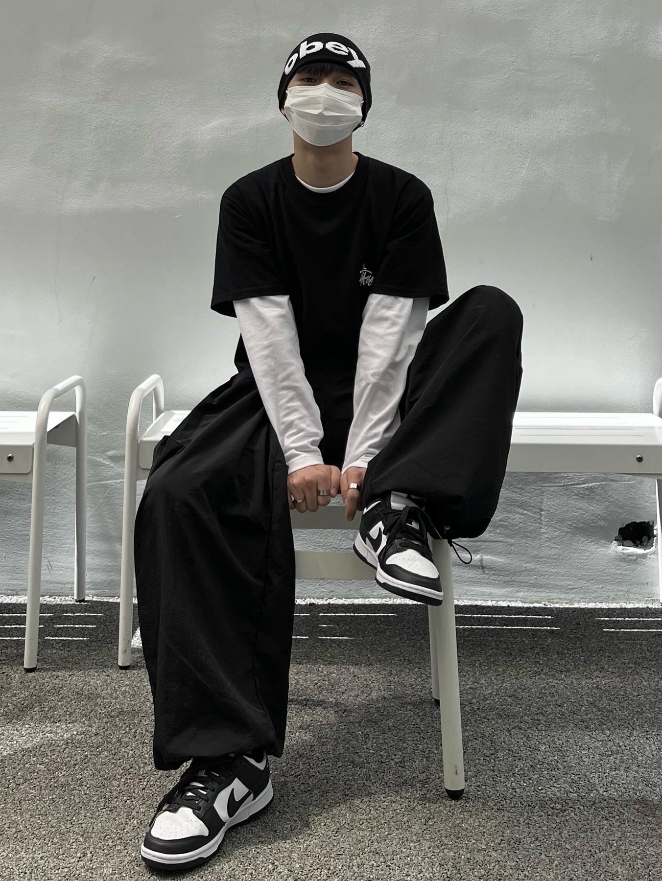 Nike Dunk Low Retro Black, Stussy Basic Stussy T-Shirt Black 2022 착용 스타일
