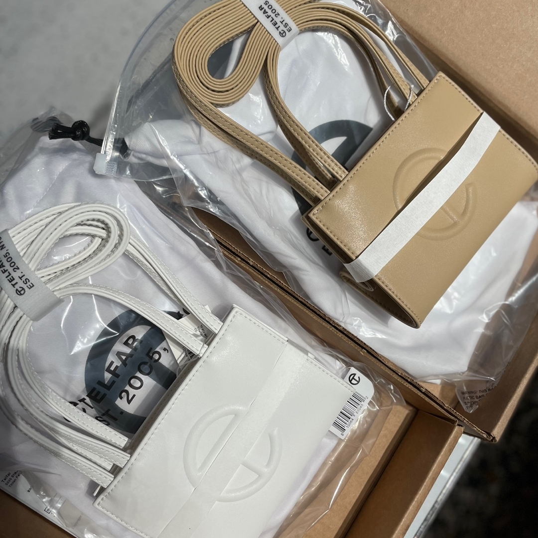 Telfar Small Shopping Bag Cream, Telfar Small Shopping Bag White 착용 스타일