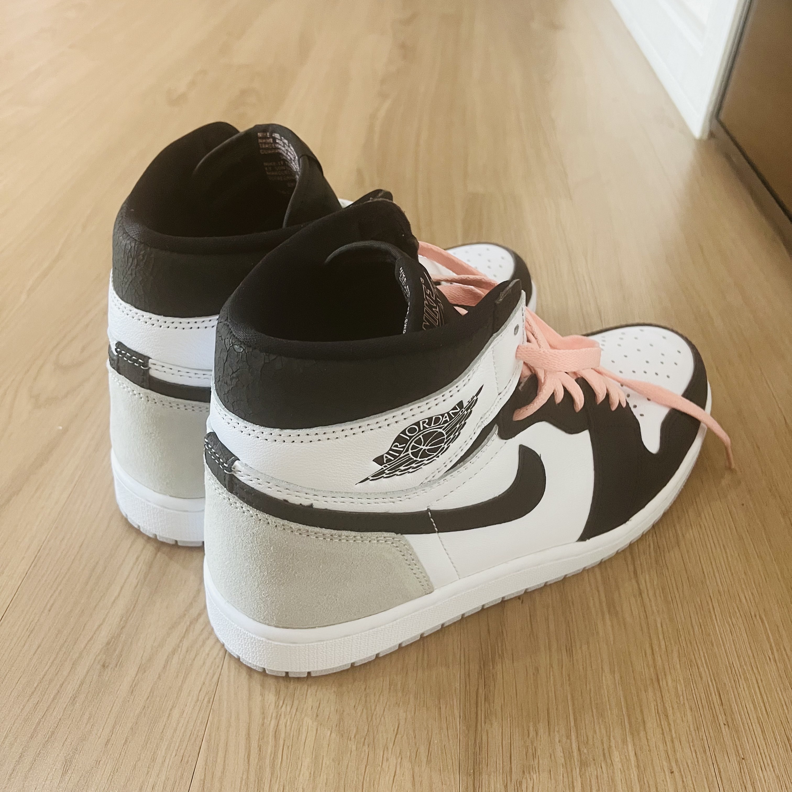 Jordan 1 Retro High OG Bleached Coral 착용 스타일 - 3