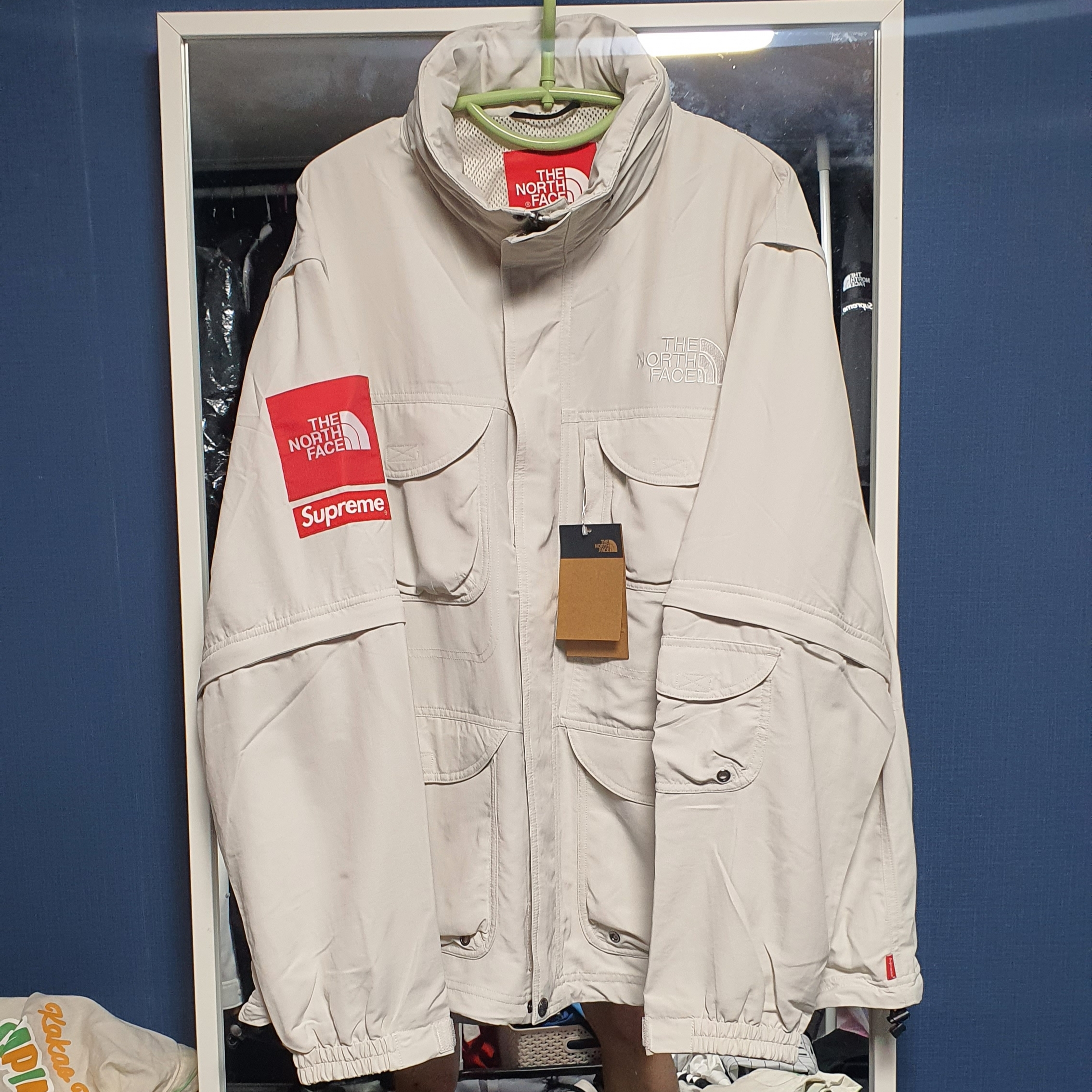 Supreme x The North Face Trekking Convertible Jacket Stone - 22SS 착용 스타일