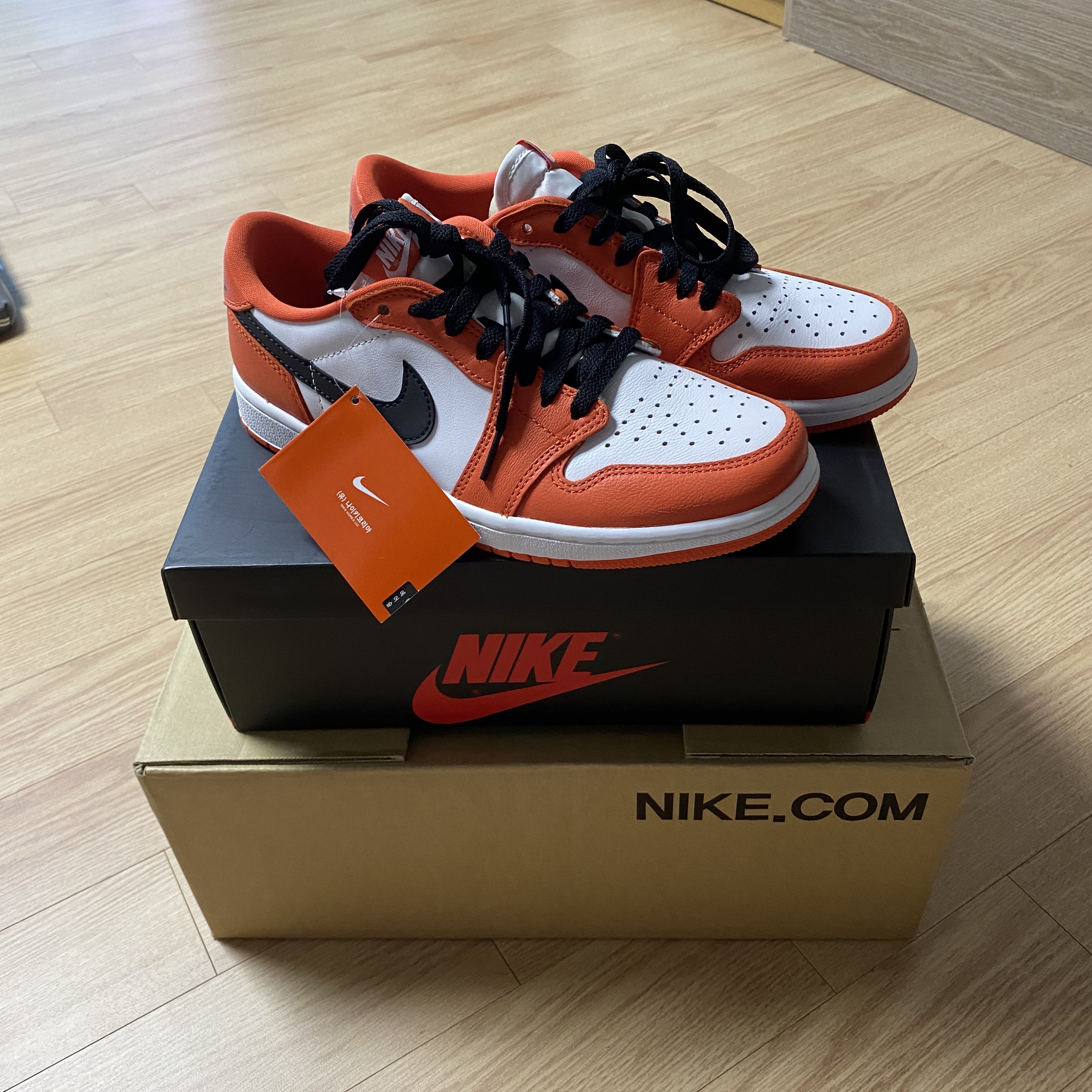Jordan 1 Low OG Starfish 착용 스타일