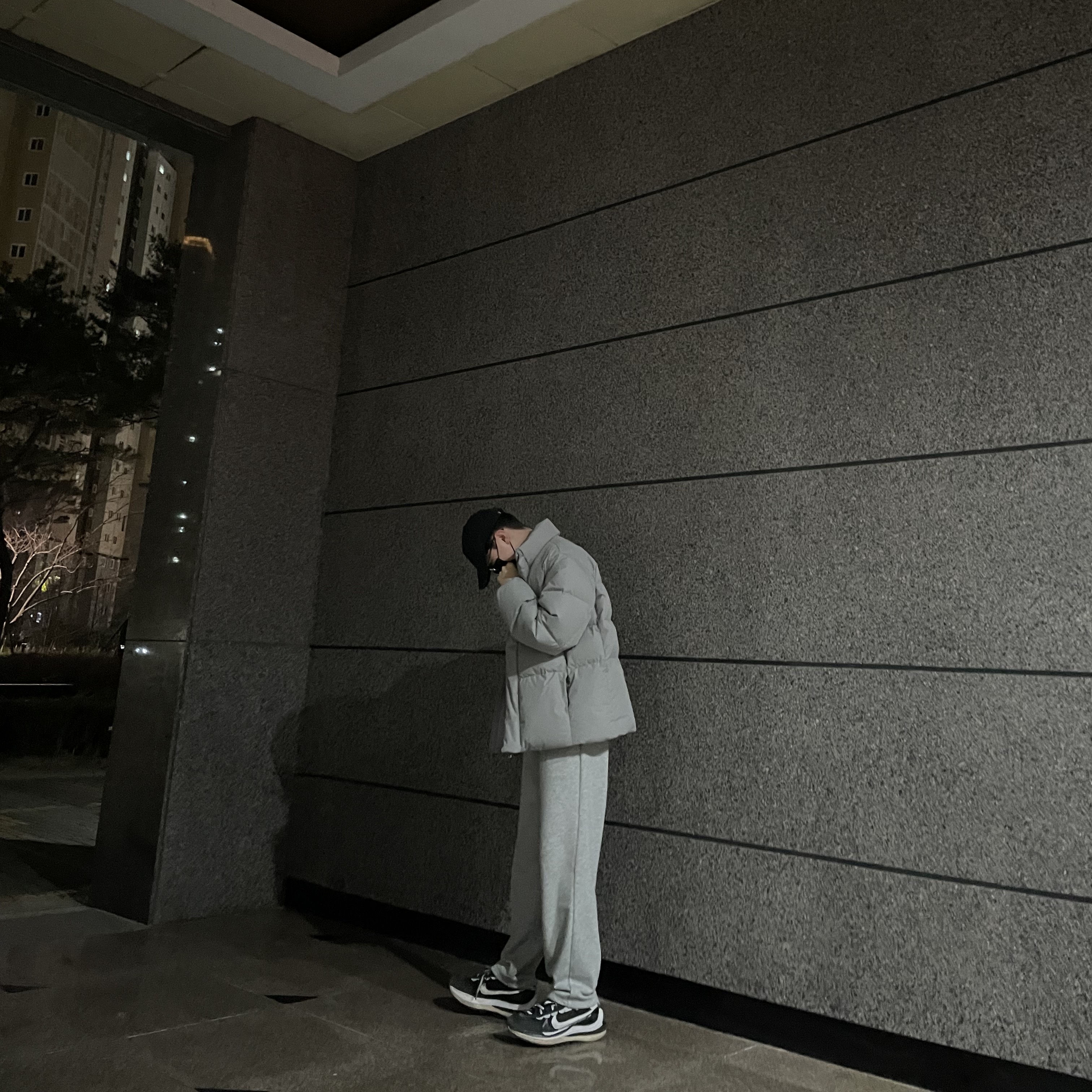 Nike x Sacai VaporWaffle Black White 착용 스타일 - 2