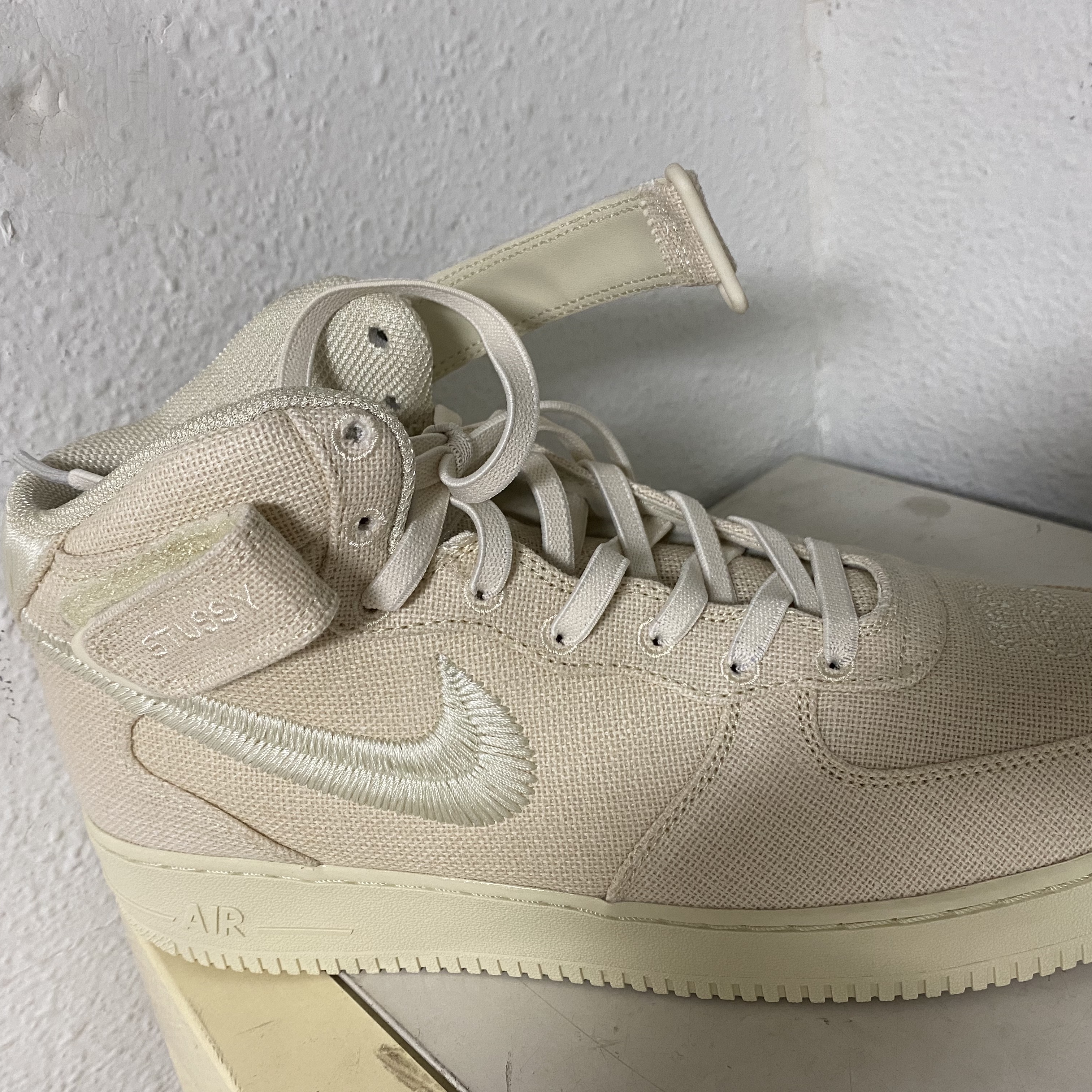 Nike x Stussy Air Force 1 '07 Mid SP Fossil 착용 스타일 - 3