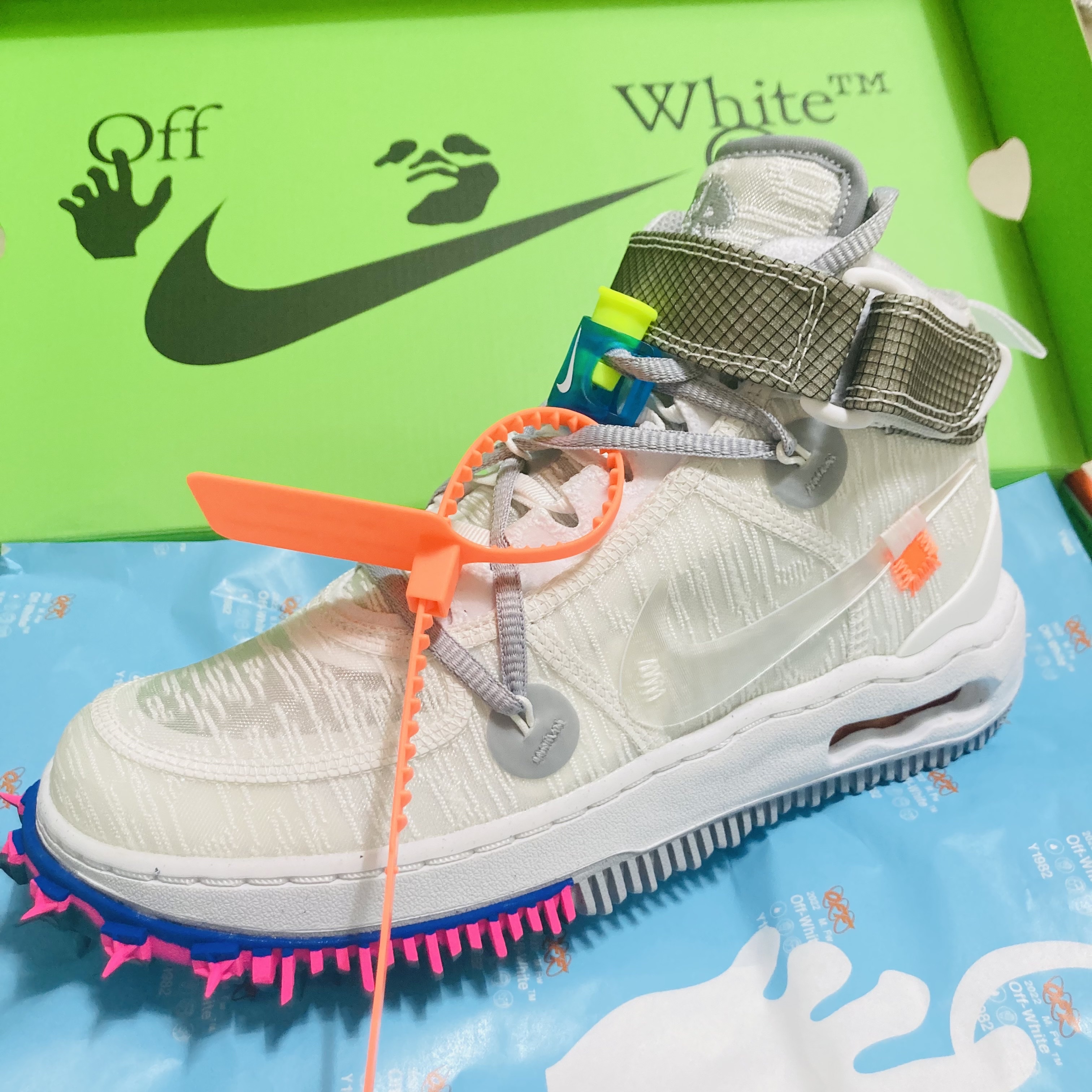 Nike x Off-White Air Force 1 Mid SP White 착용 스타일