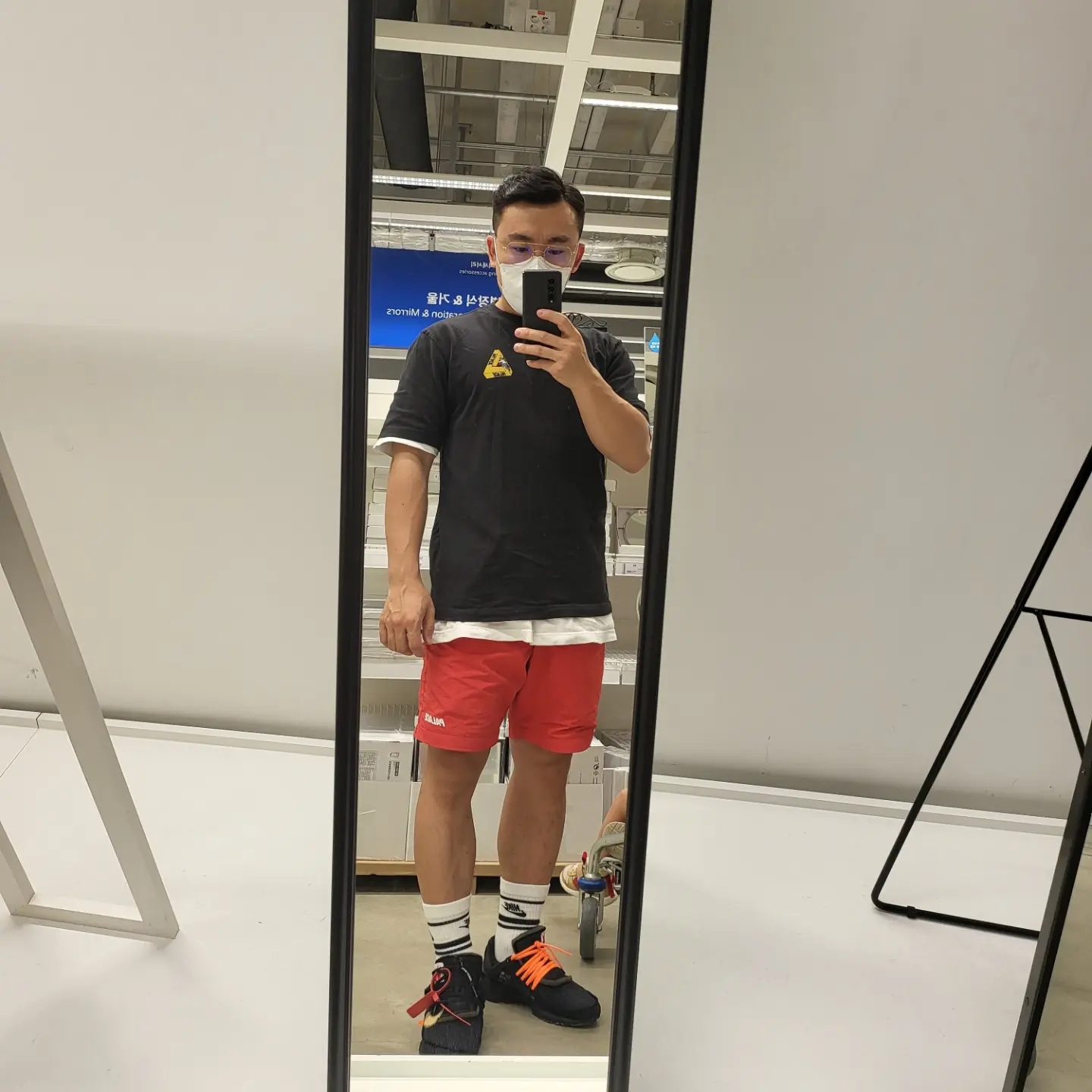 Off-White x Amore Pacific Protection Box (Without Cosmetics), Nike x Off-White Air Presto Black 착용 스타일 - 3