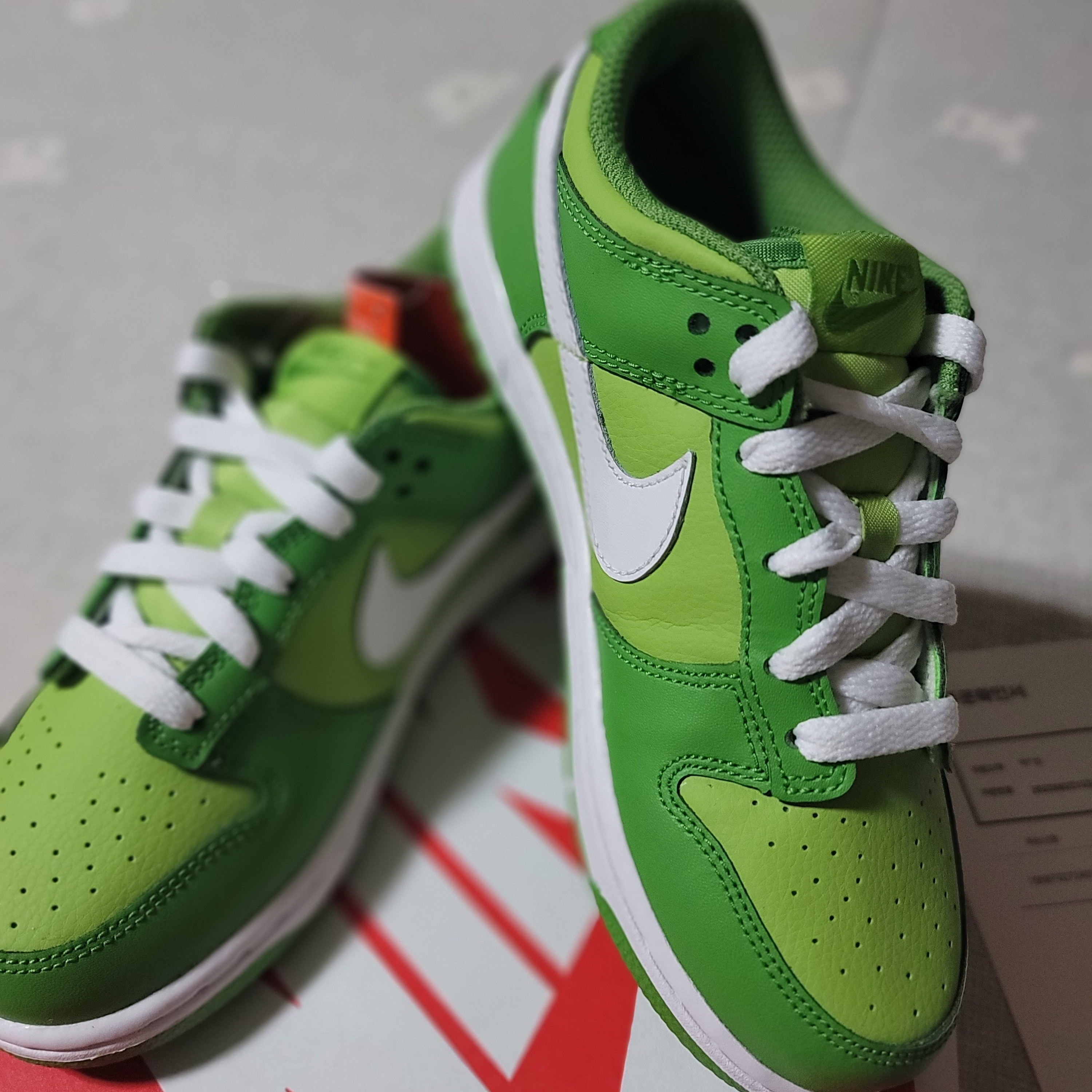 (PS) Nike Dunk Low Vivid Green 착용 스타일 - 1
