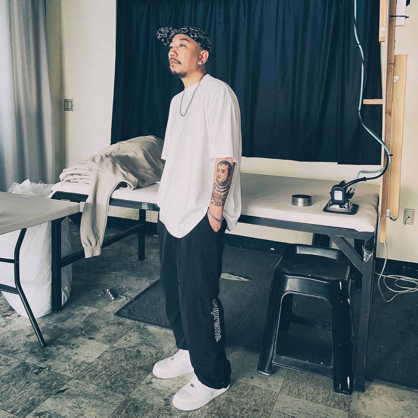 Supreme x The North Face Trekking Zip-Off Belted Pants Black - 22SS, Nike x Supreme Air Force 1 Low White 착용 스타일 - 1