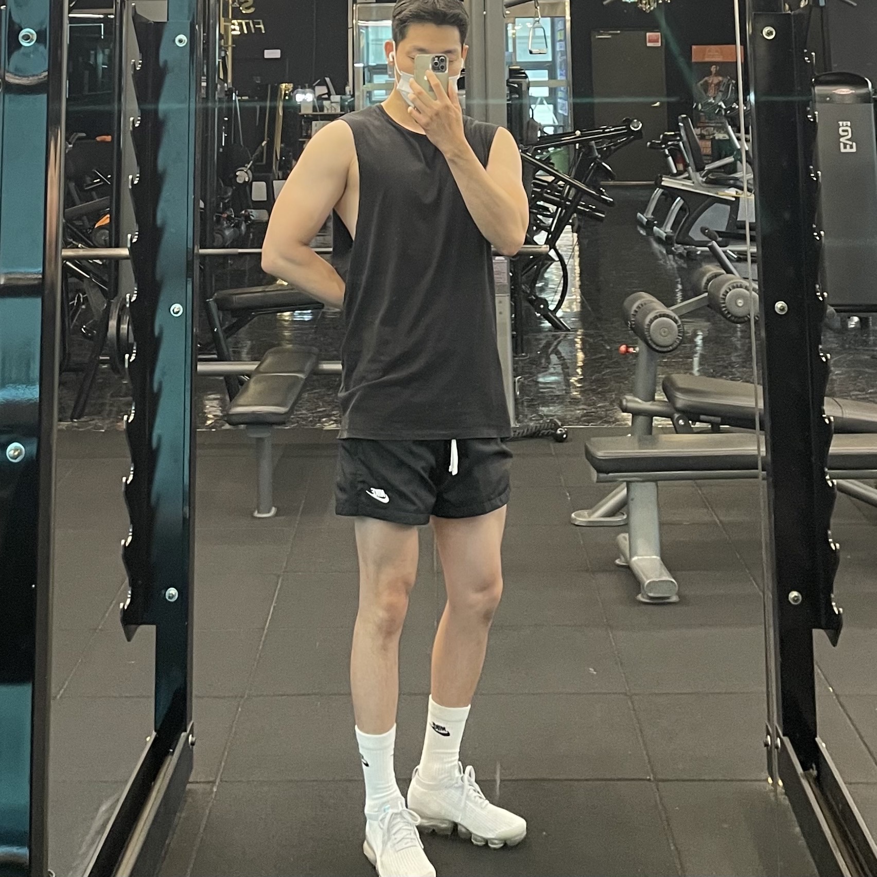 Nike Air VaporMax Flyknit 3 White Pure Platinum 착용 스타일