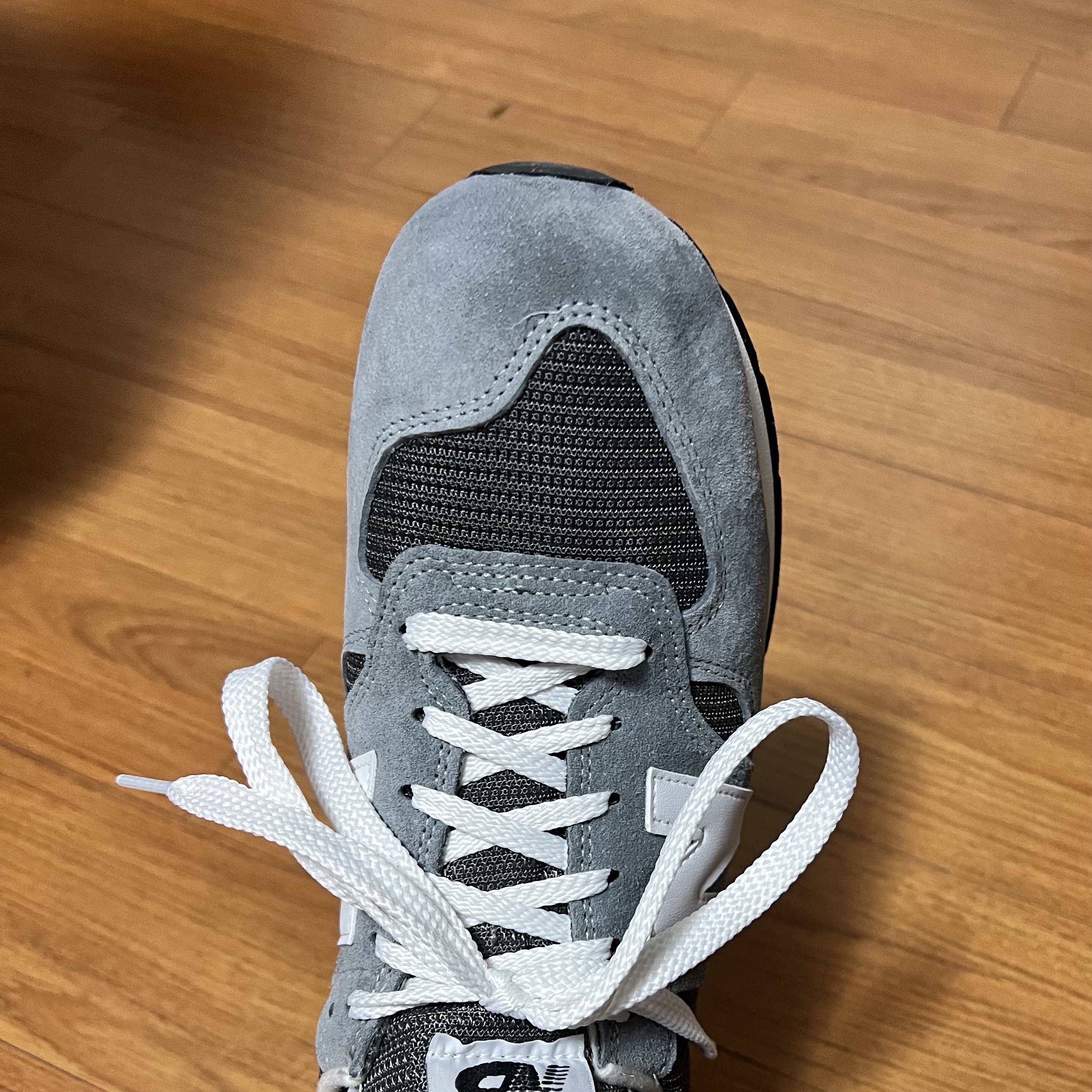 New Balance 990v1 Made in USA Grey White 착용 스타일