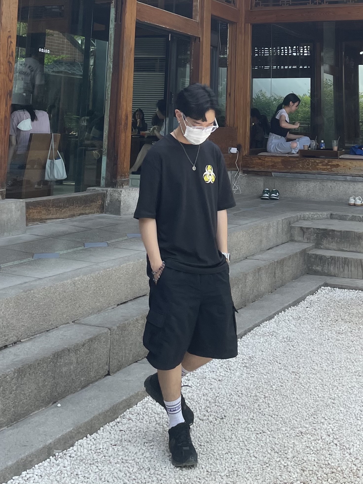 Palace Bio Hazard T-Shirt Black - 21SS 착용 스타일 - 3