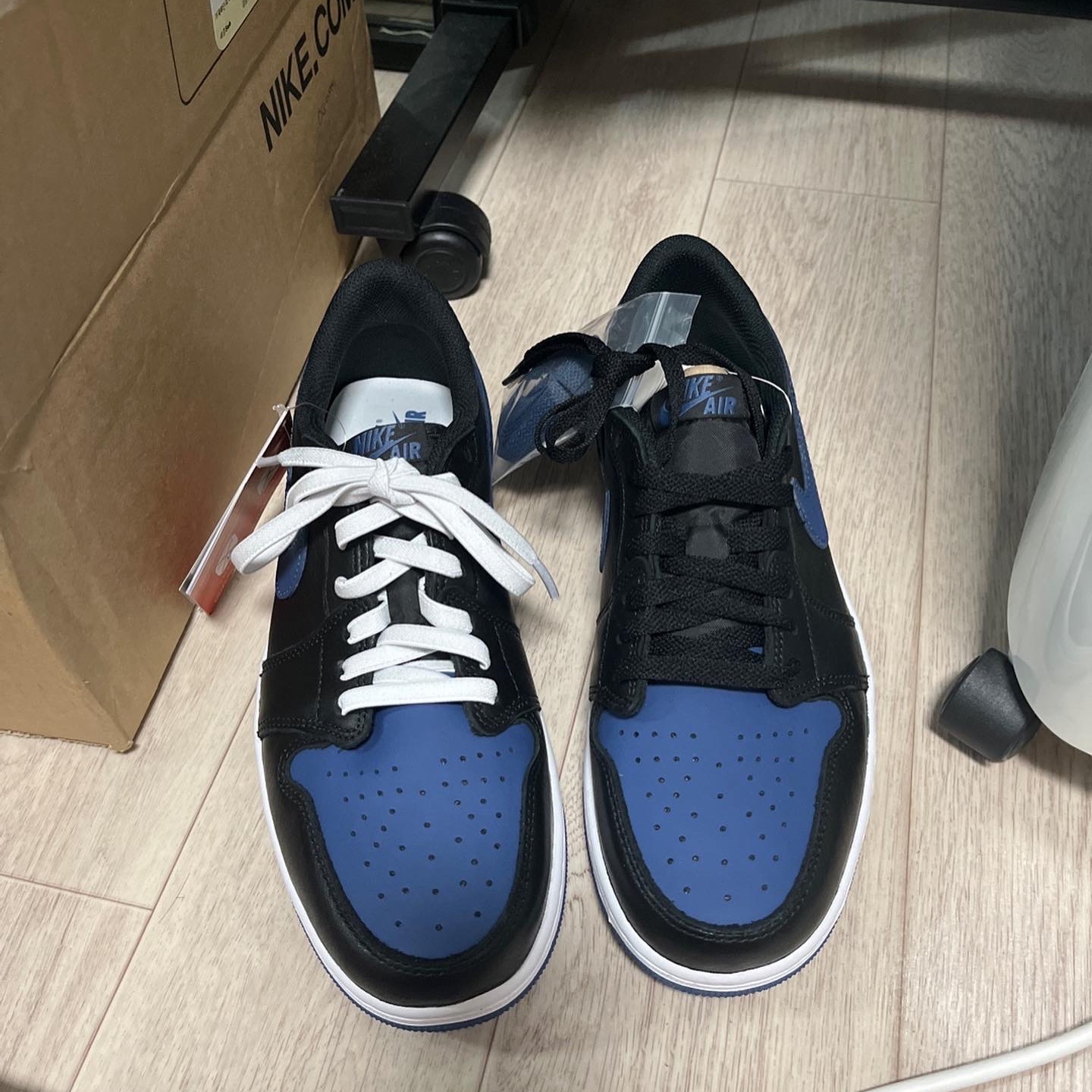 Jordan 1 Retro Low OG Mystic Navy 착용 스타일 - 2