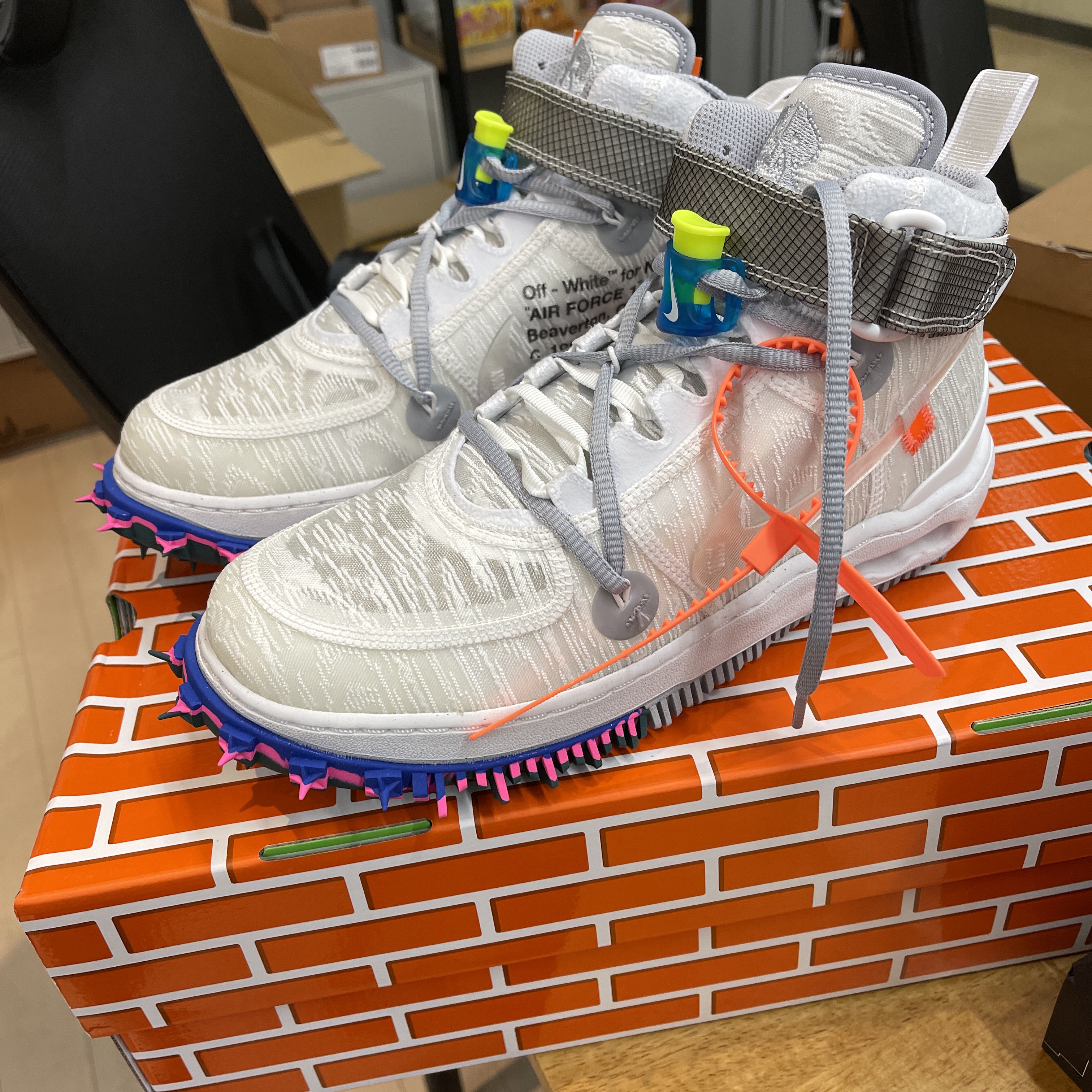 Nike x Off-White Air Force 1 Mid SP White 착용 스타일