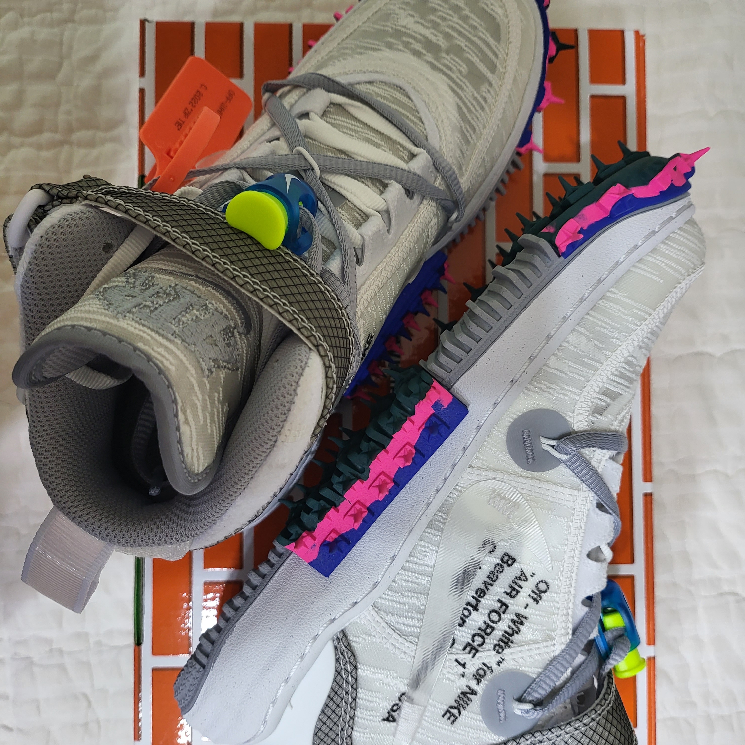 Nike x Off-White Air Force 1 Mid SP White 착용 스타일 - 4