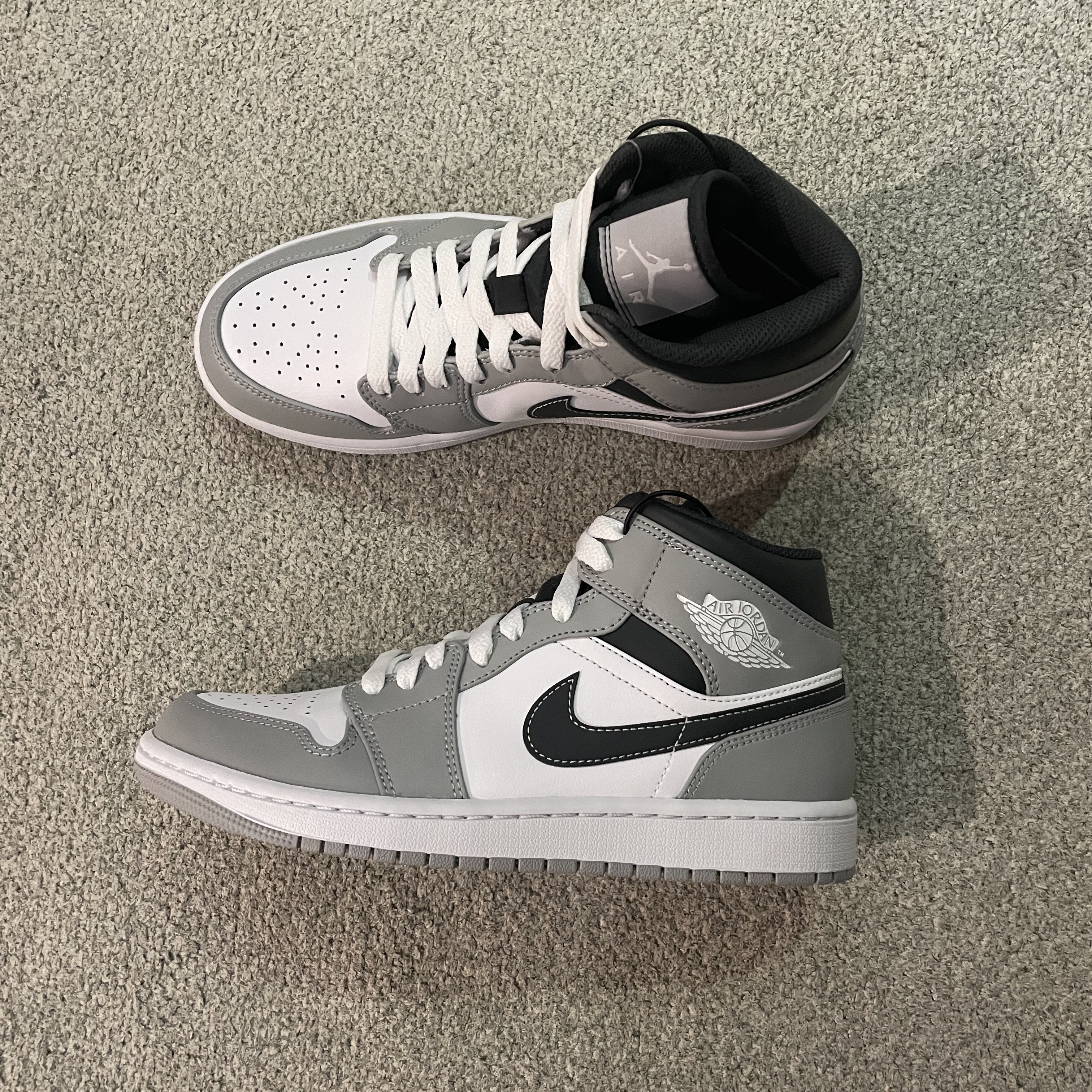 Jordan 1 Mid Light Smoke Grey Anthracite 착용 스타일