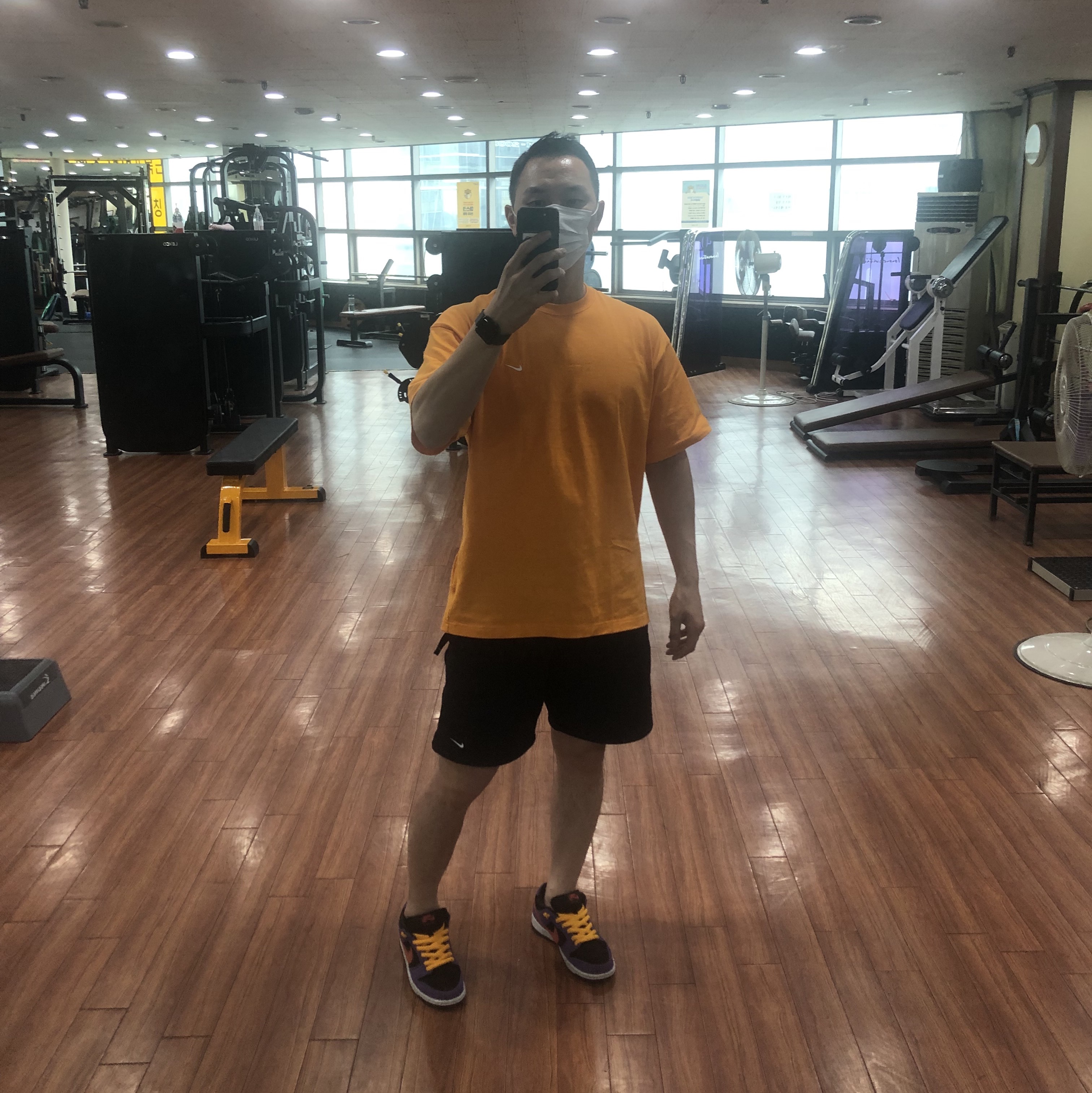 Nike NRG Solo Swoosh T-Shirt Kumquat - US/EU 착용 스타일