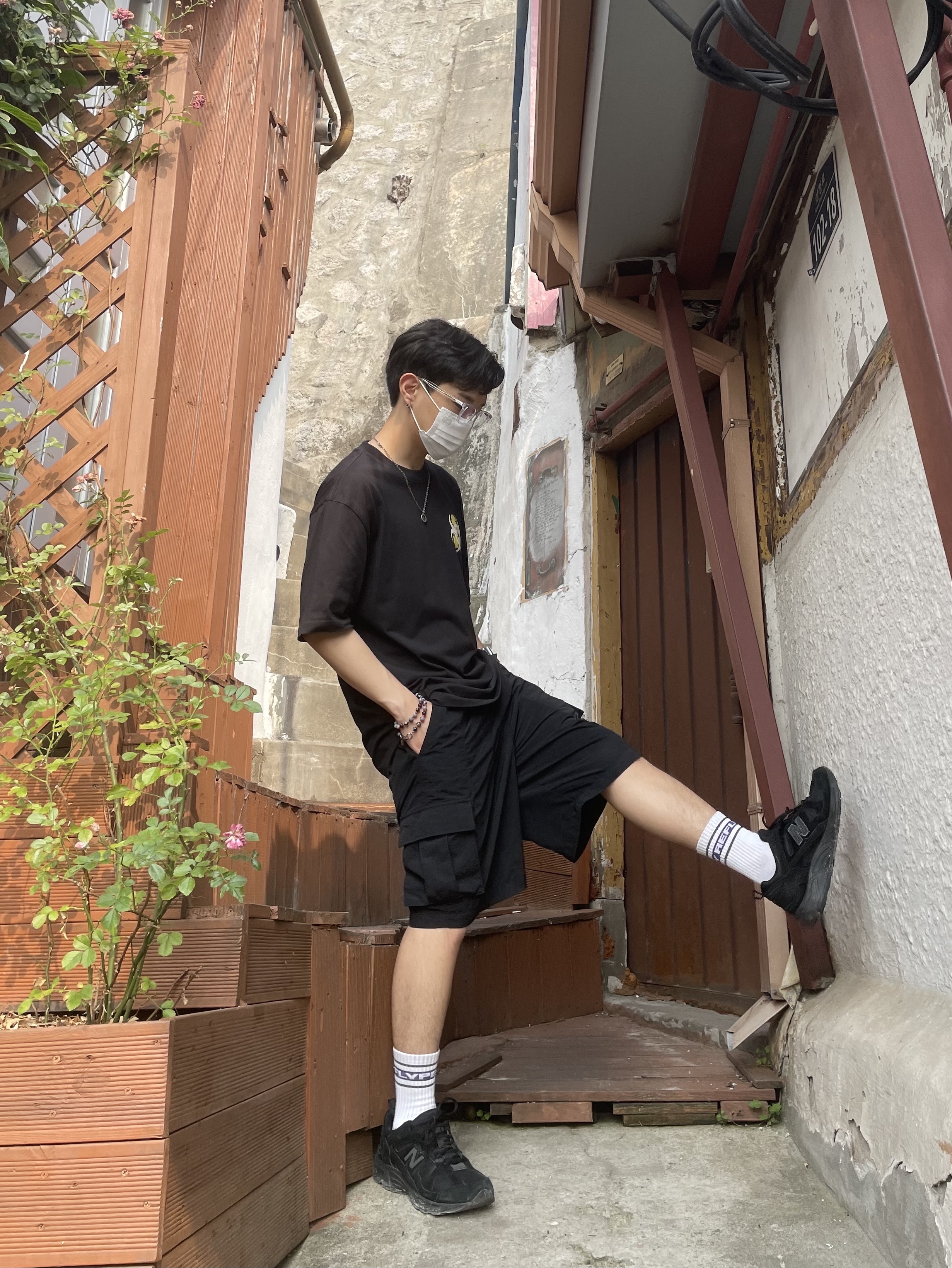 Palace Bio Hazard T-Shirt Black - 21SS 착용 스타일 - 5