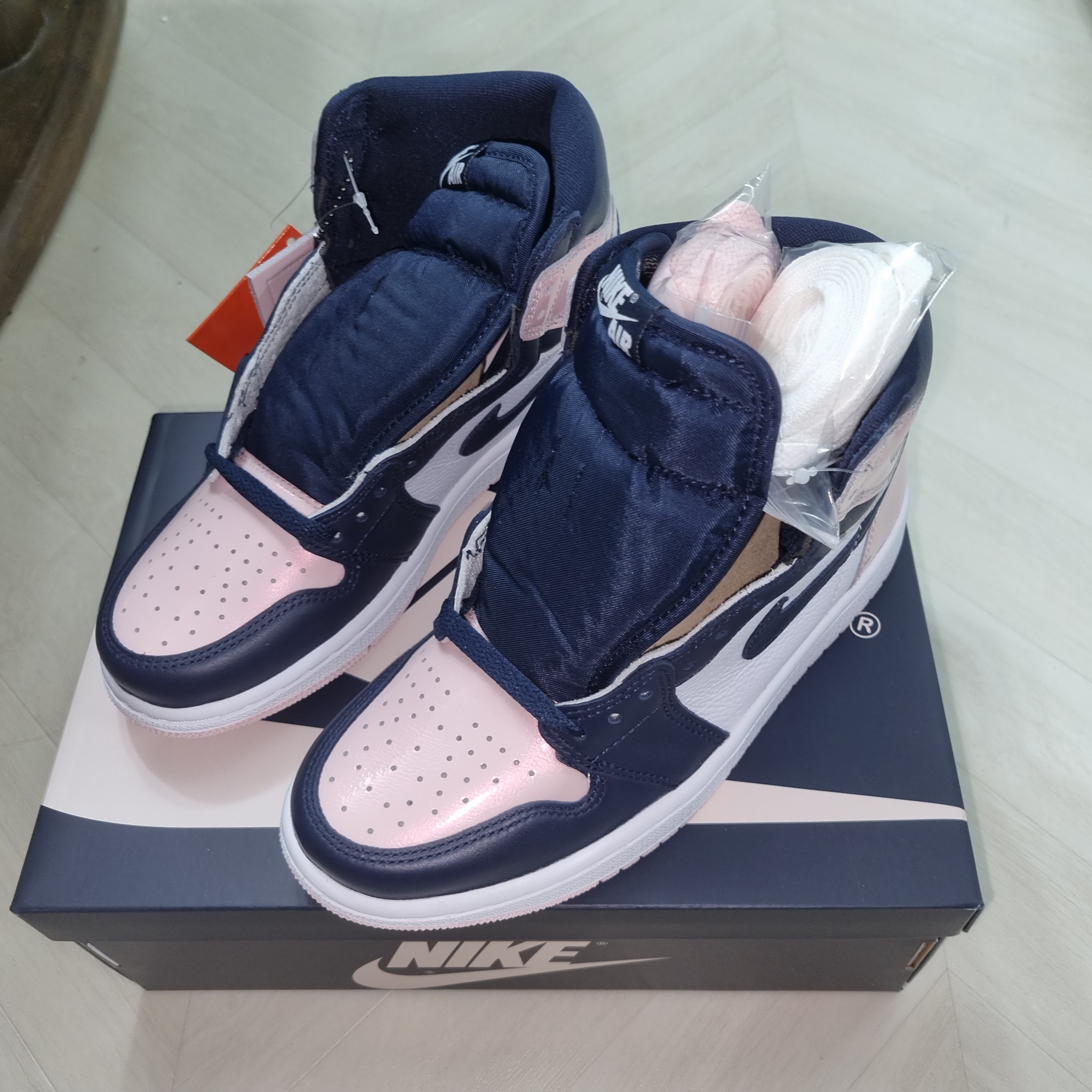(W) Jordan 1 Retro High OG Atmosphere 착용 스타일