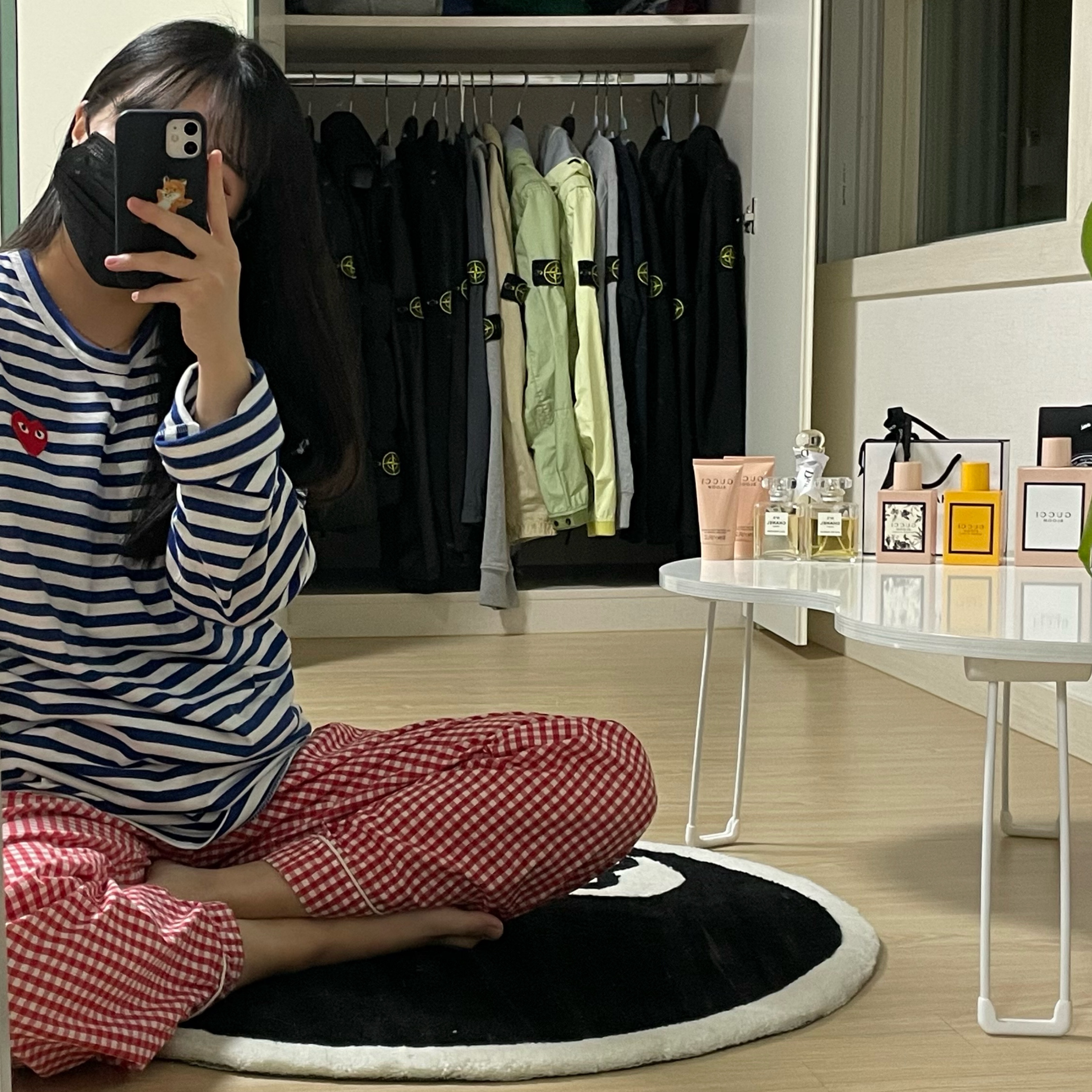Stussy 8 Ball Rug Black, (W) Play Comme des Garcons Striped LS T-Shirt Blue White 착용 스타일