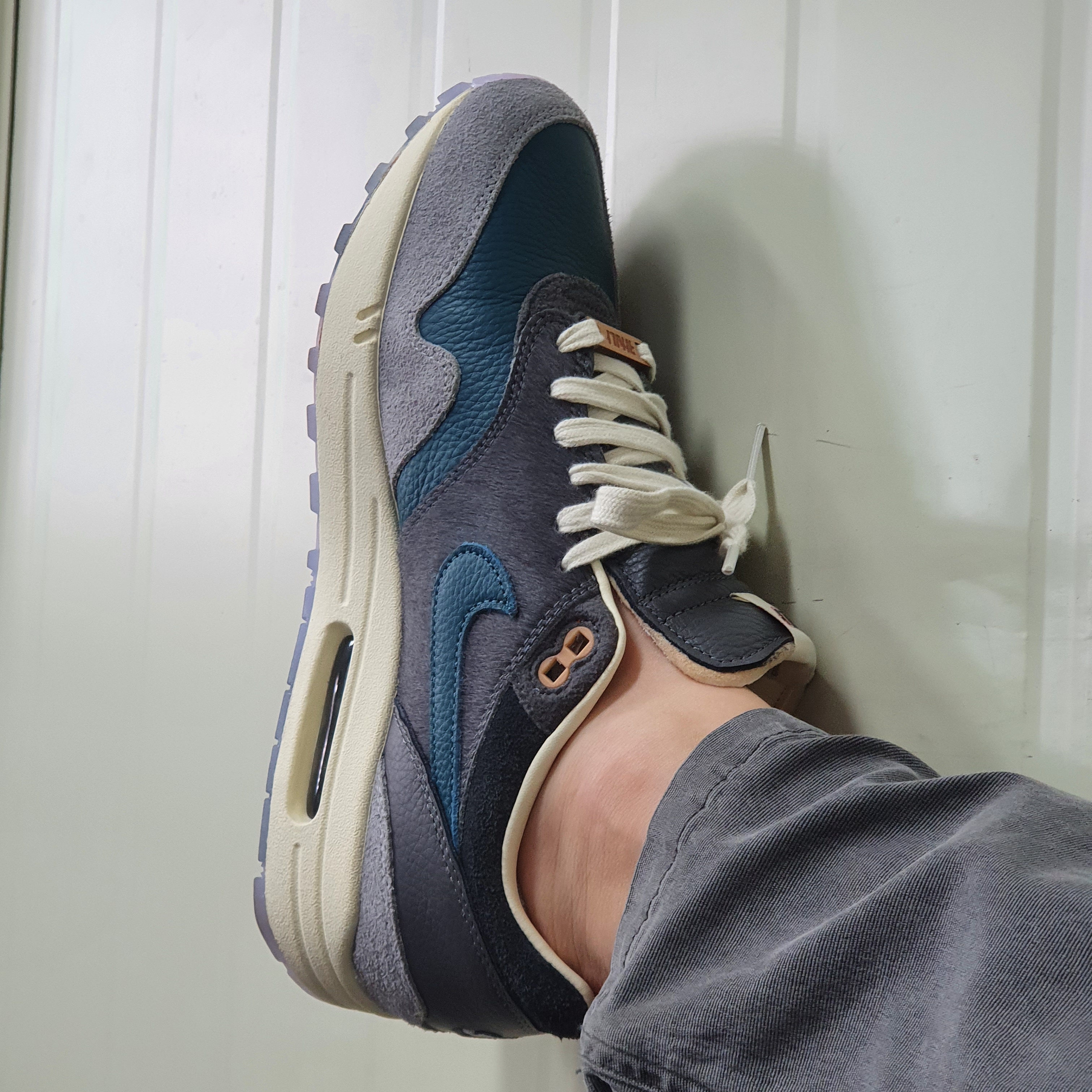 Nike x Kasina Air Max 1 SP Won-Ang Particle Grey 착용 스타일 - 1