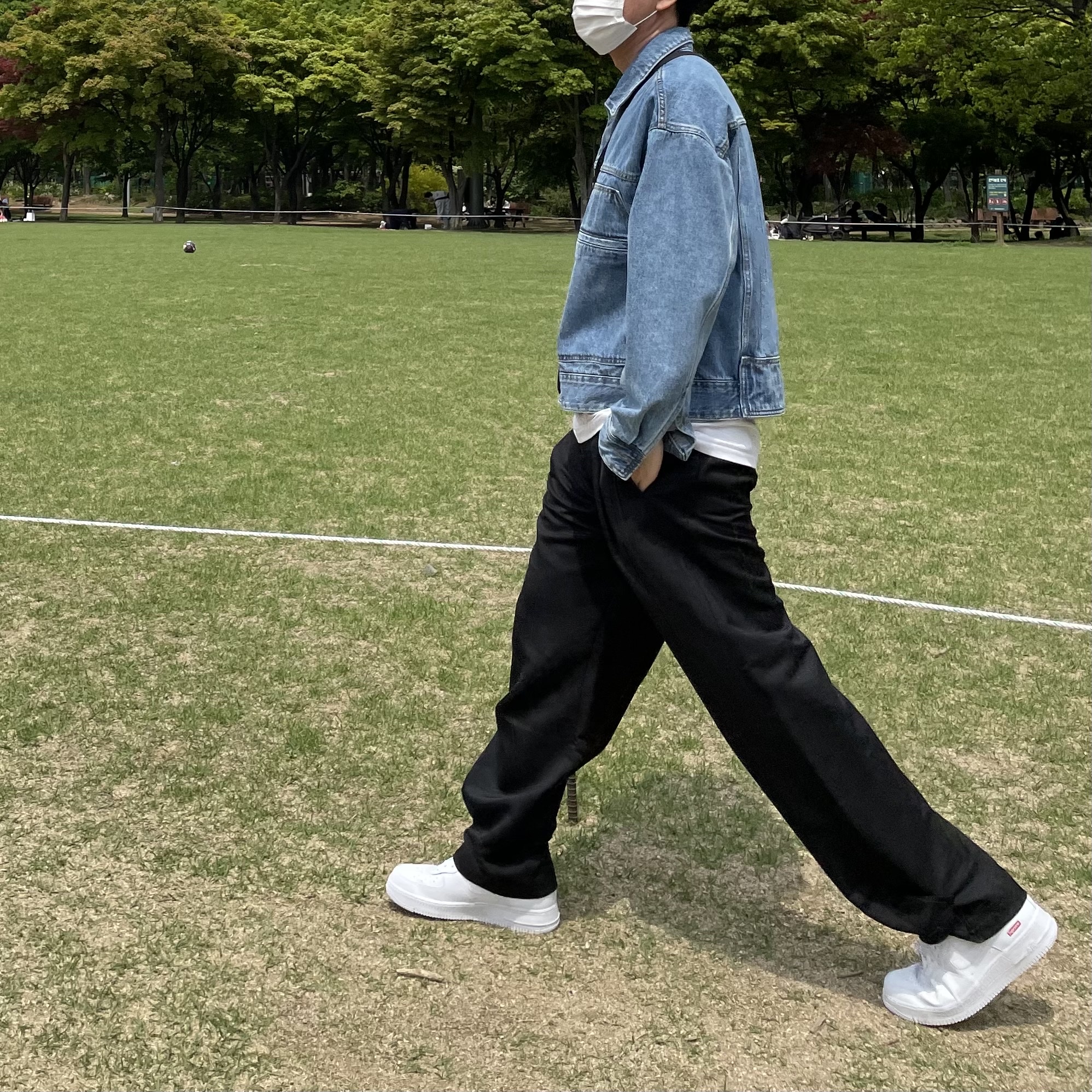 Nike x Supreme Air Force 1 Low White 착용 스타일