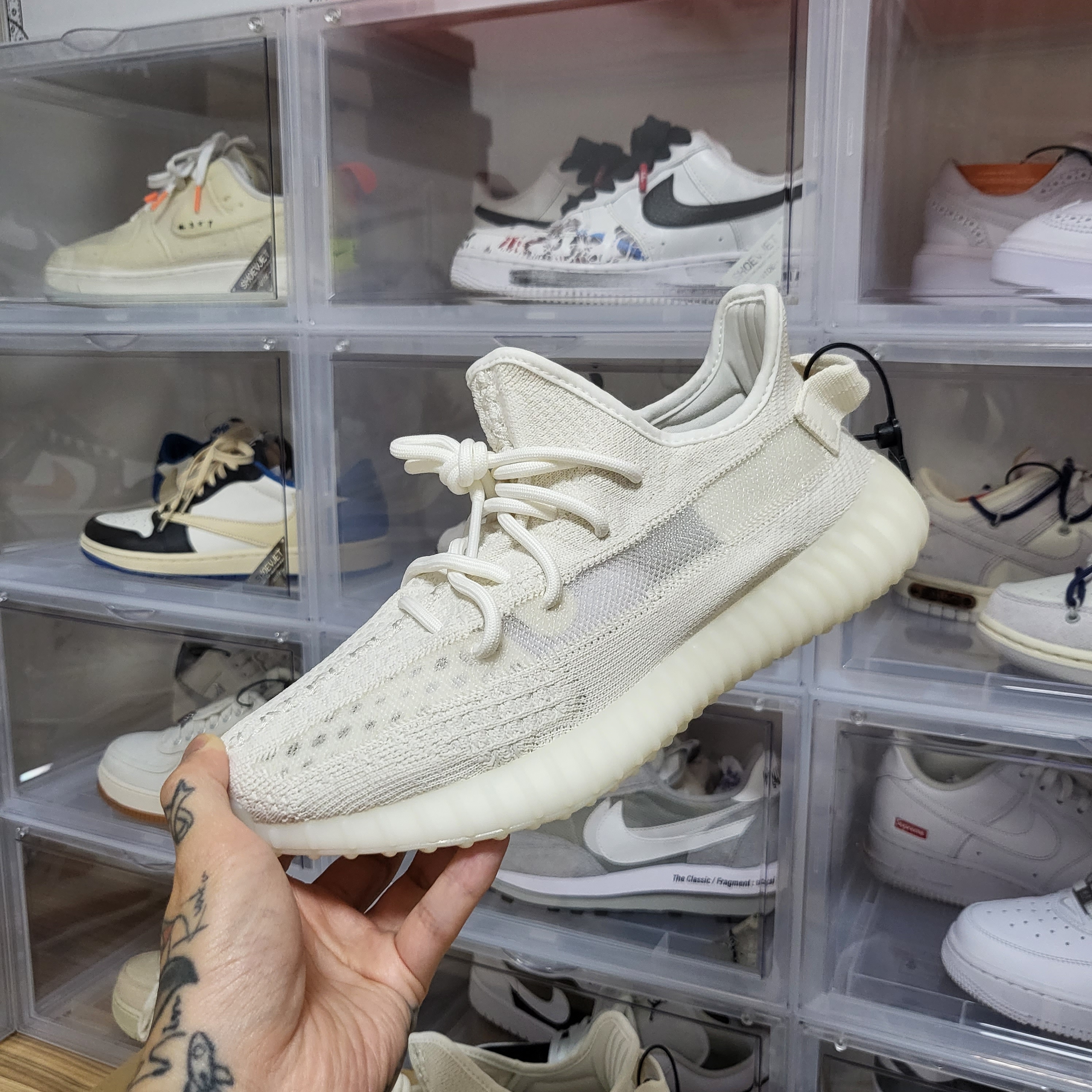 Adidas Yeezy Boost 350 V2 Bone 착용 스타일 - 3