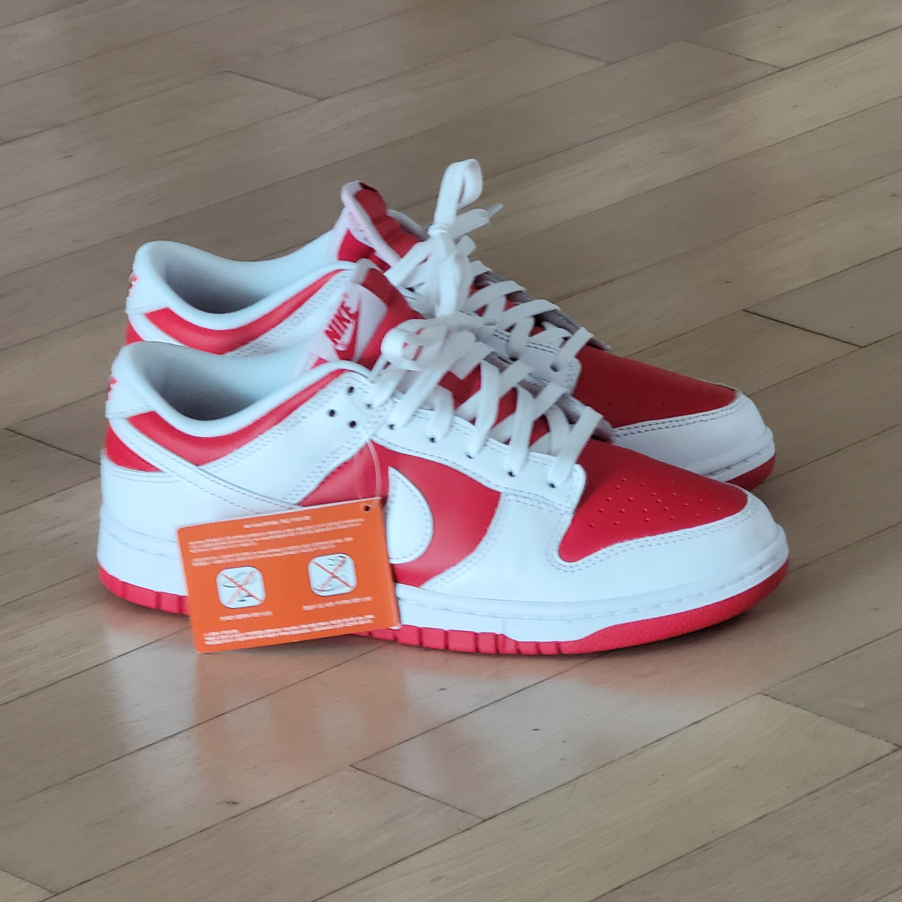 Nike Dunk Low Retro Championship Red 착용 스타일 - 1