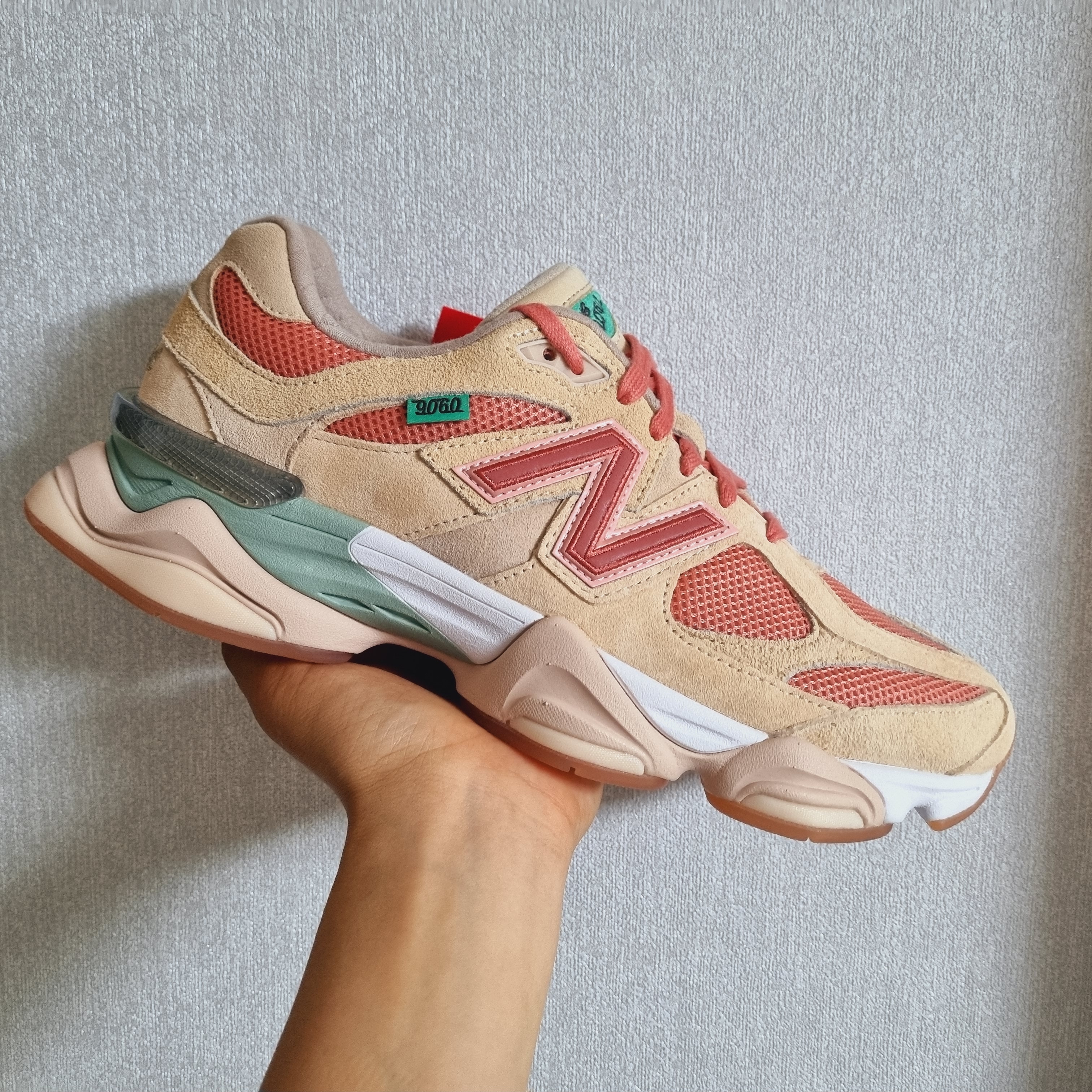 New Balance x Joe Freshgoods 9060 Inside Voices Penny Cookie Pink 착용 스타일