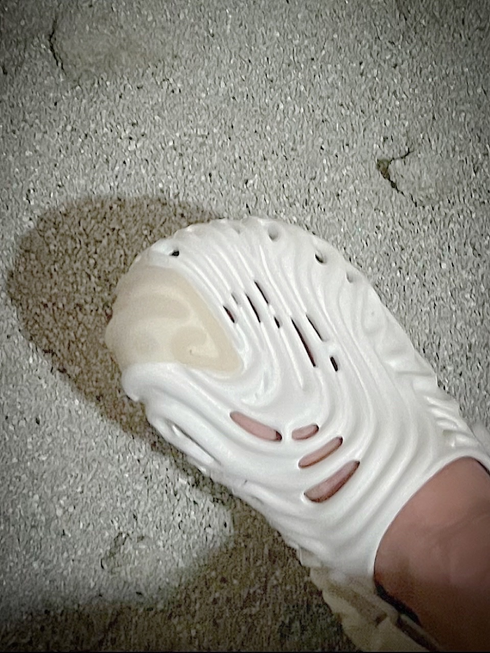 Crocs x Salehe Bembury Pollex Clog Stratus 착용 스타일 - 1