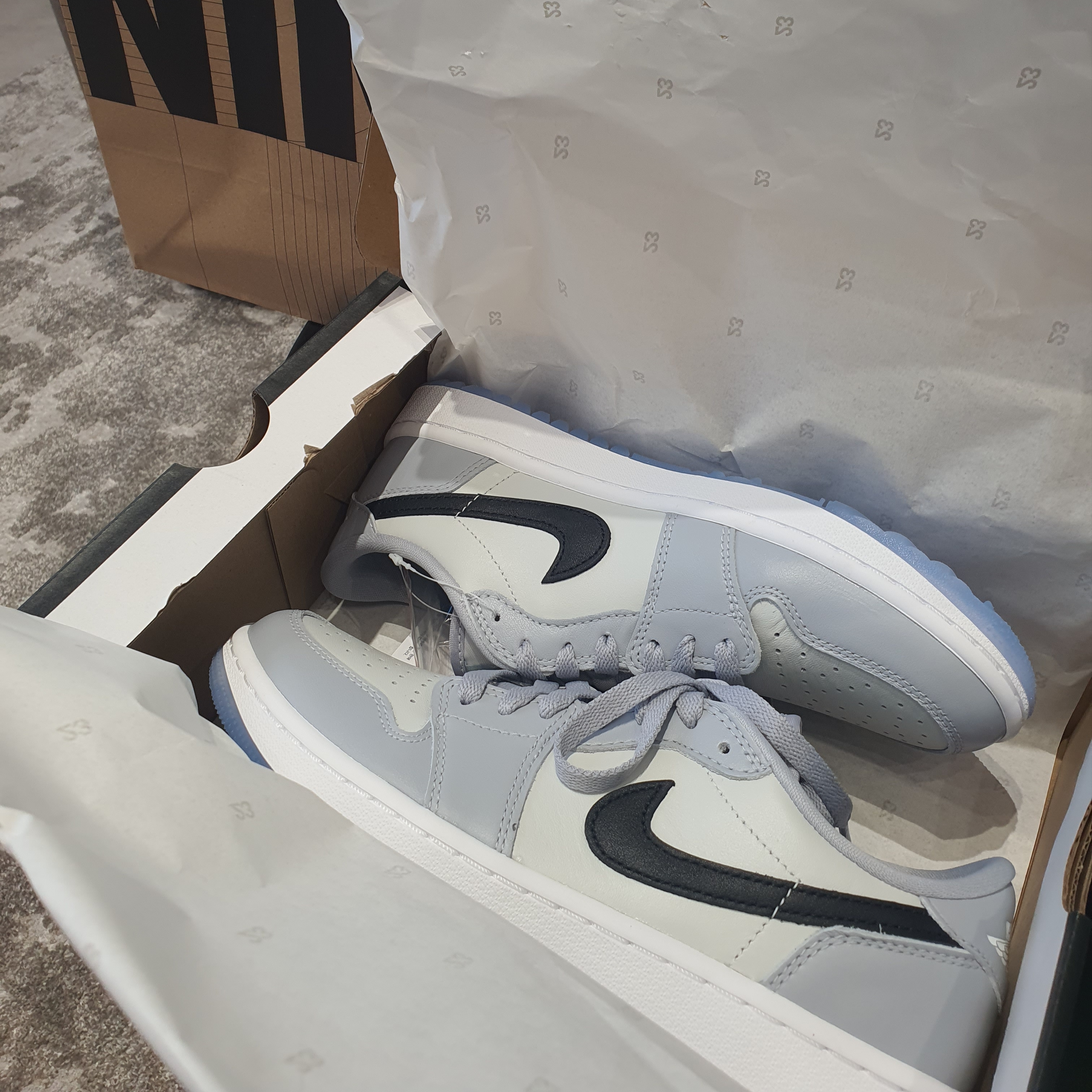 Jordan 1 Low Golf Wolf Grey 착용 스타일