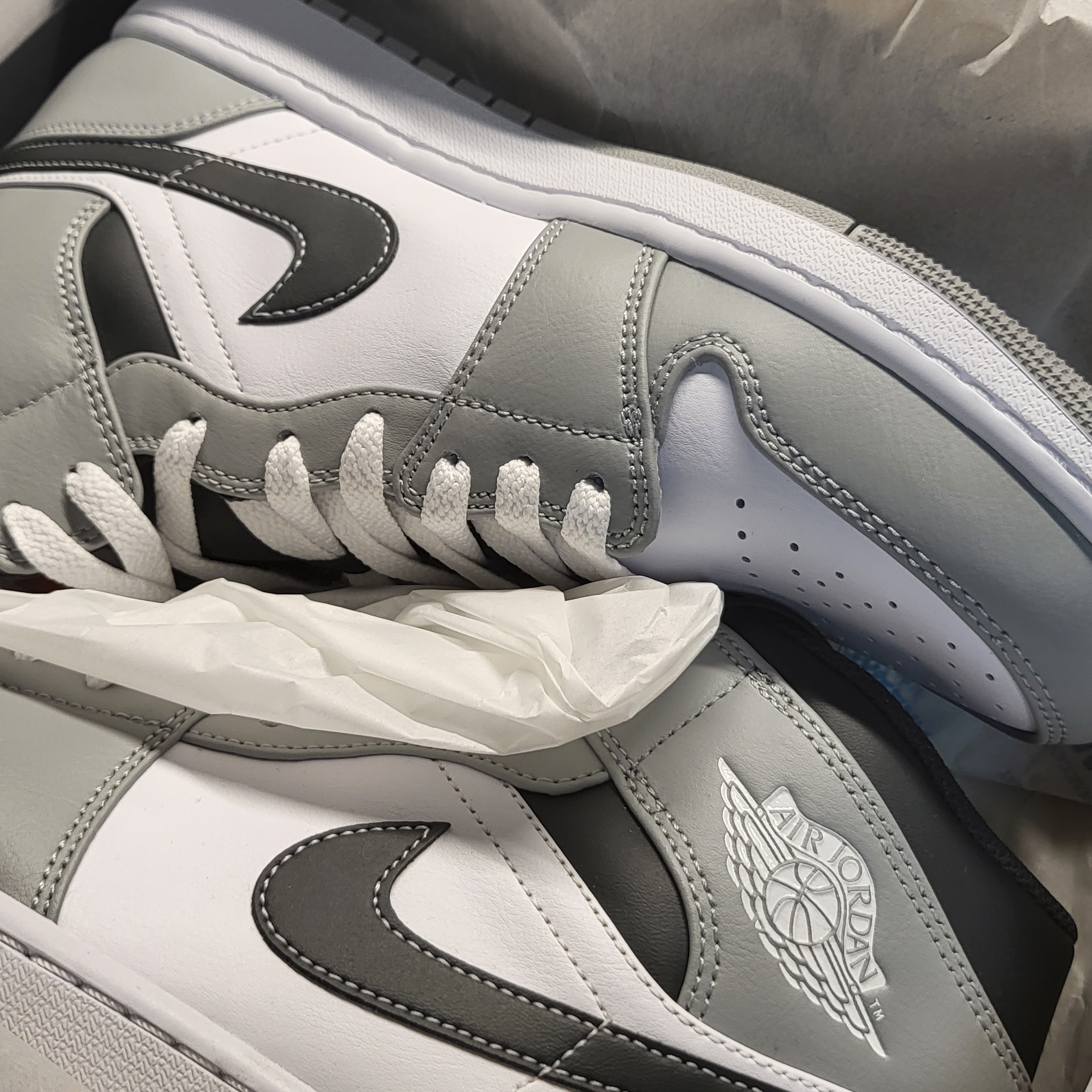 Jordan 1 Mid Light Smoke Grey Anthracite 착용 스타일