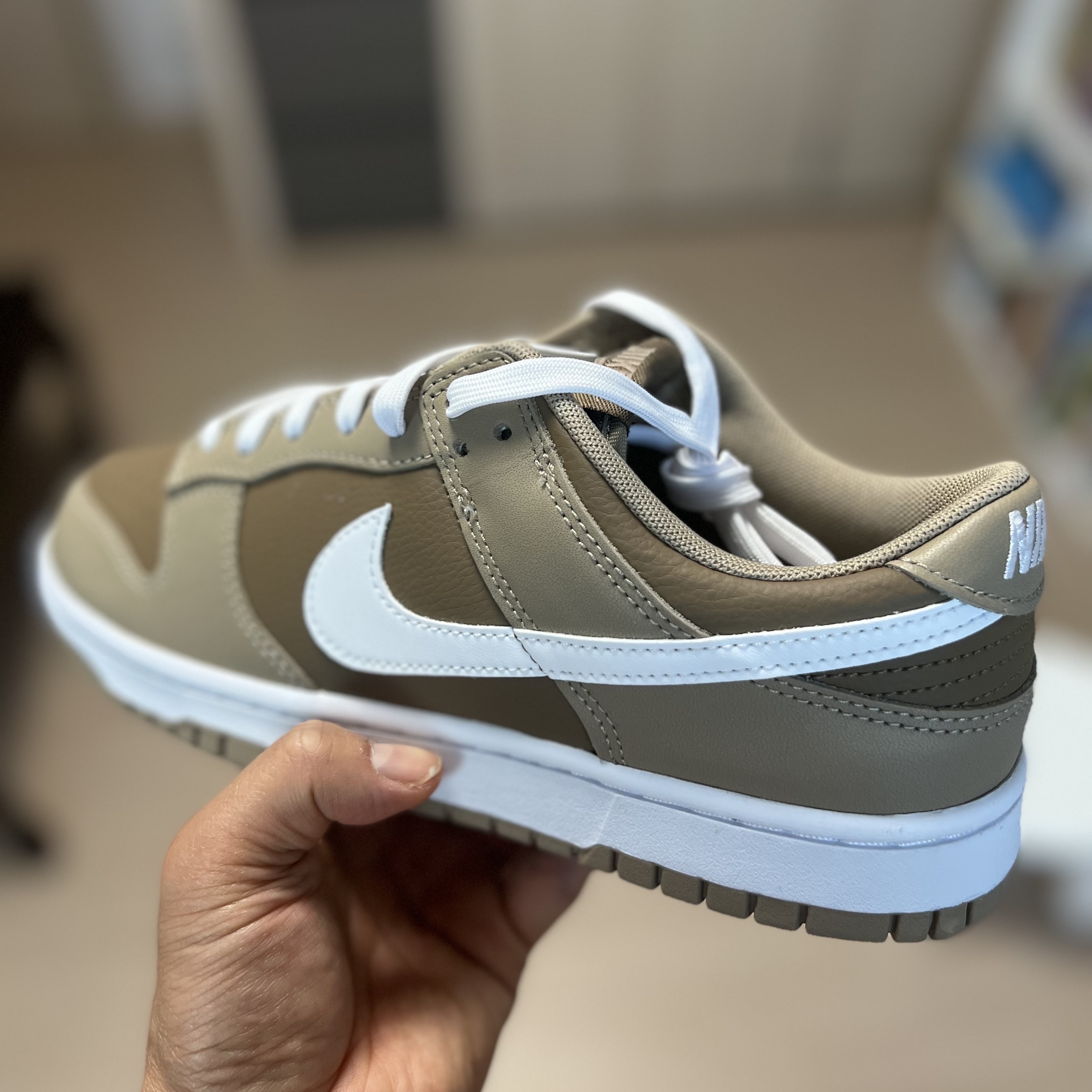 Nike Dunk Low Retro Khaki Hazel Rush 착용 스타일