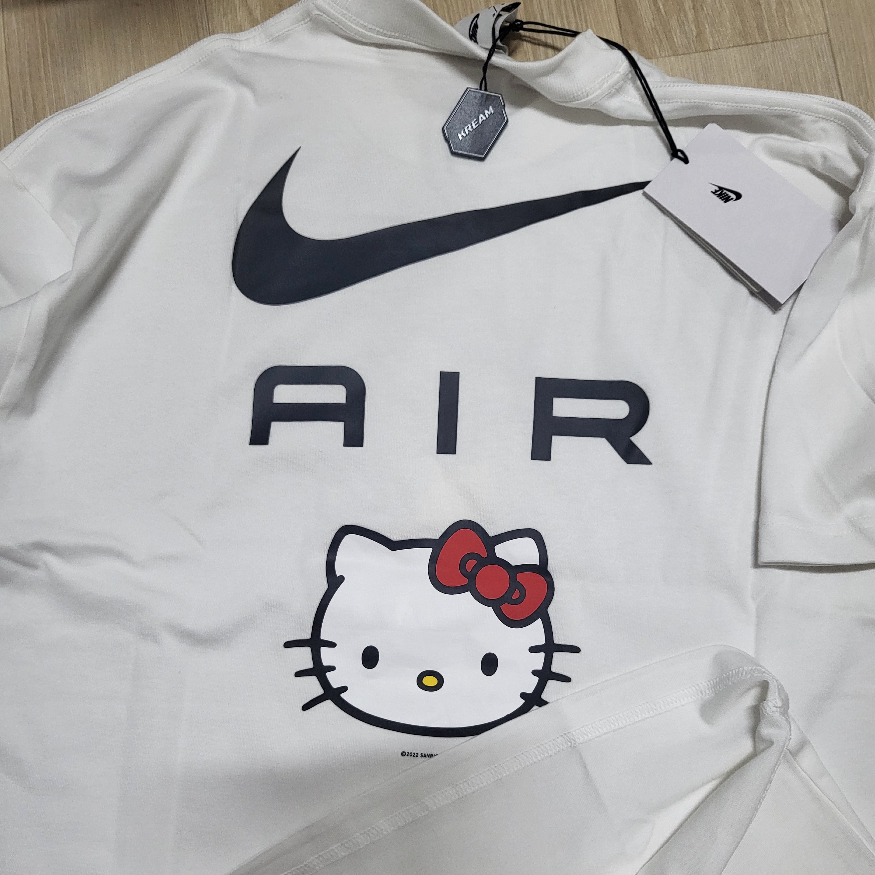 Nike x Hello Kitty NRG Air T-Shirt White - Asia 착용 스타일