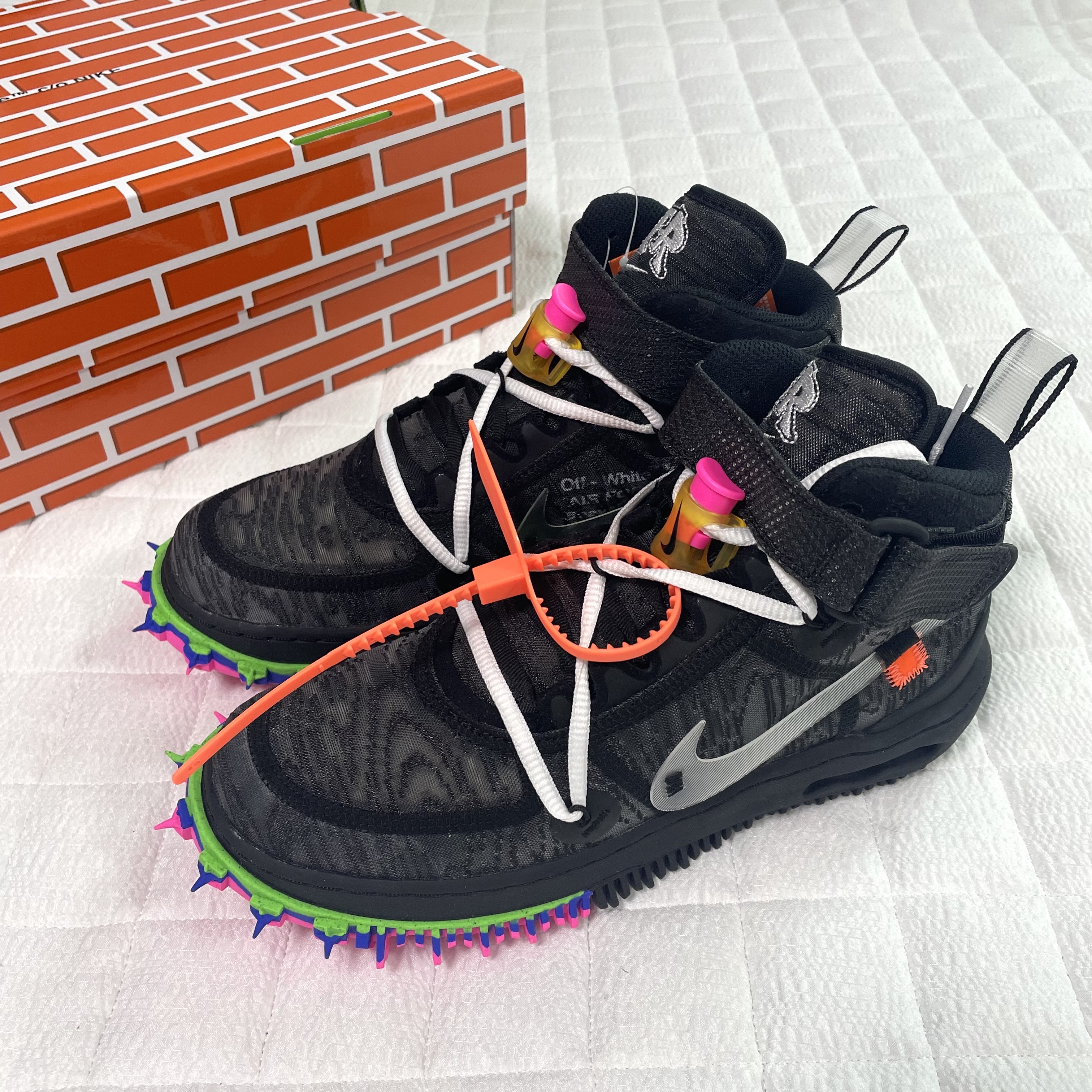 Nike x Off-White Air Force 1 Mid SP Black 착용 스타일