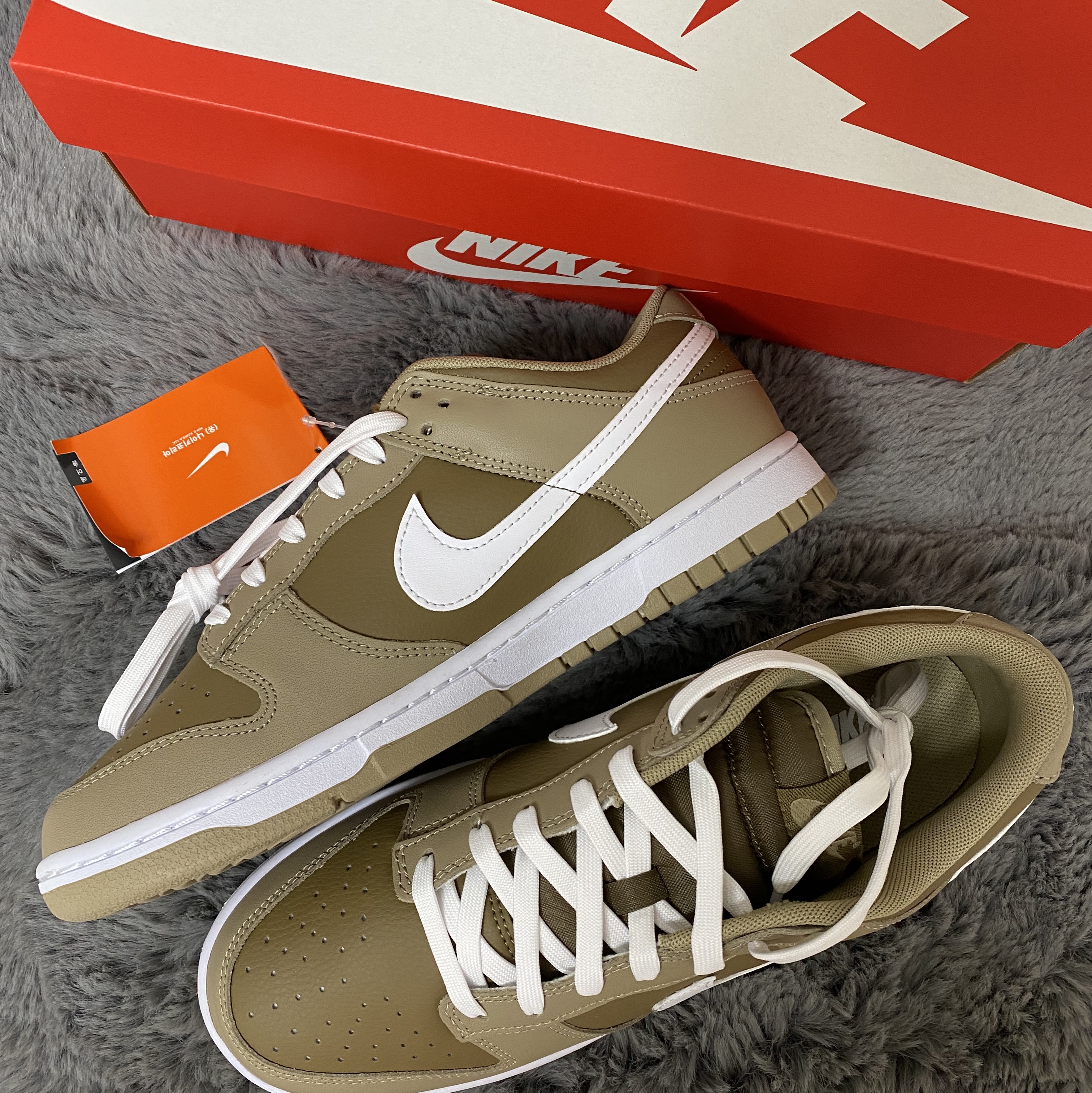 Nike Dunk Low Retro Khaki Hazel Rush 착용 스타일