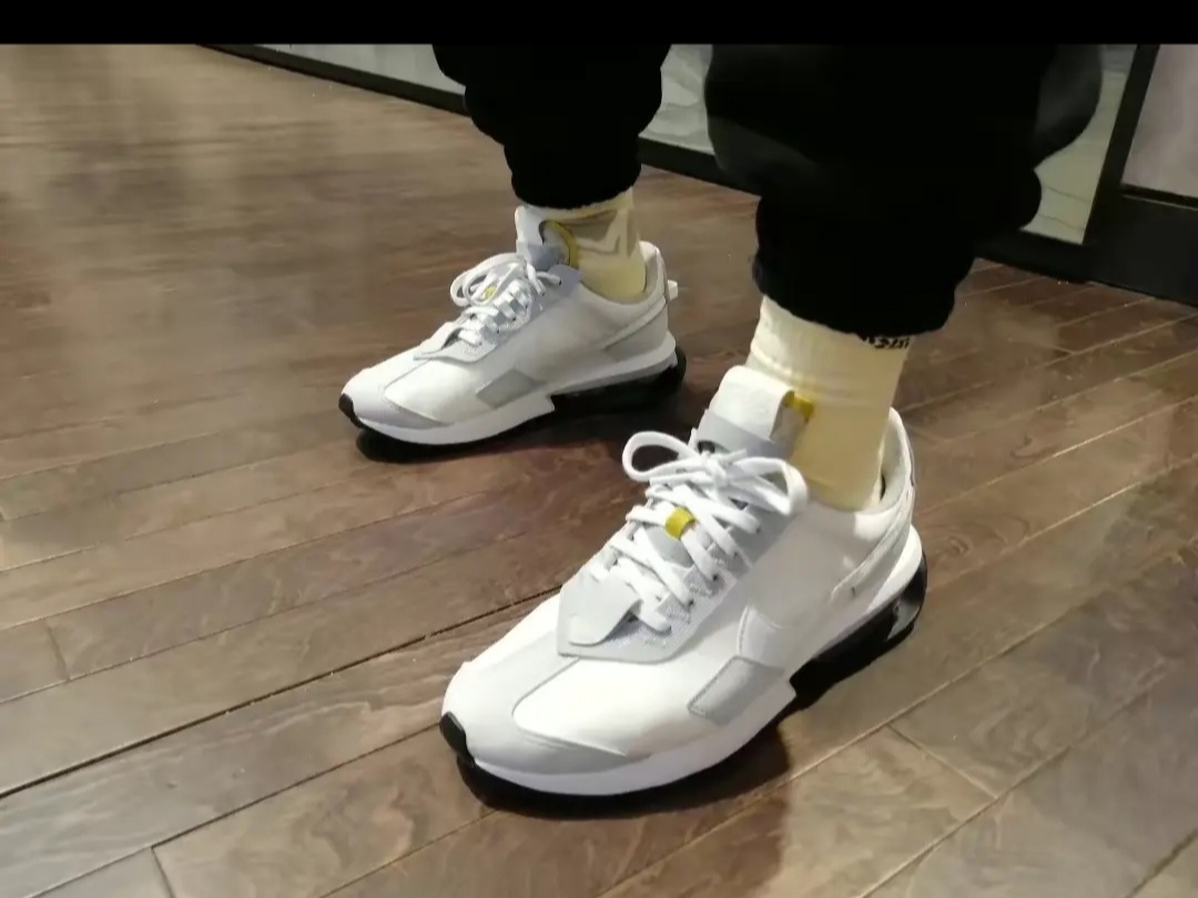 Nike Air Max Pre-Day Pure Platinum 착용 스타일 - 2