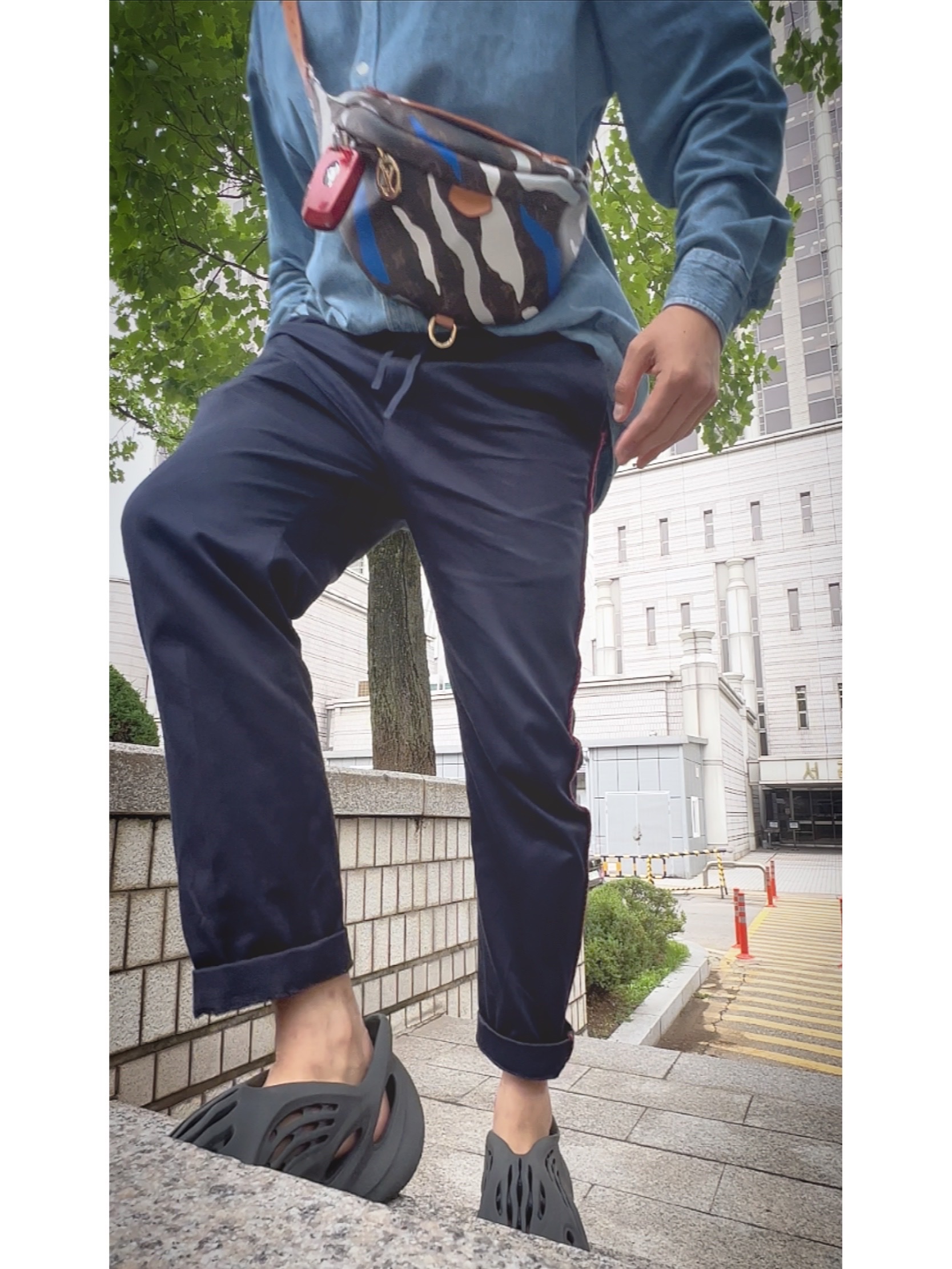 Supreme Washed Chino Twill Camp Cap Denim - 21FW, Supreme Small Box Shirt Denim - 22SS 착용 스타일 - 3