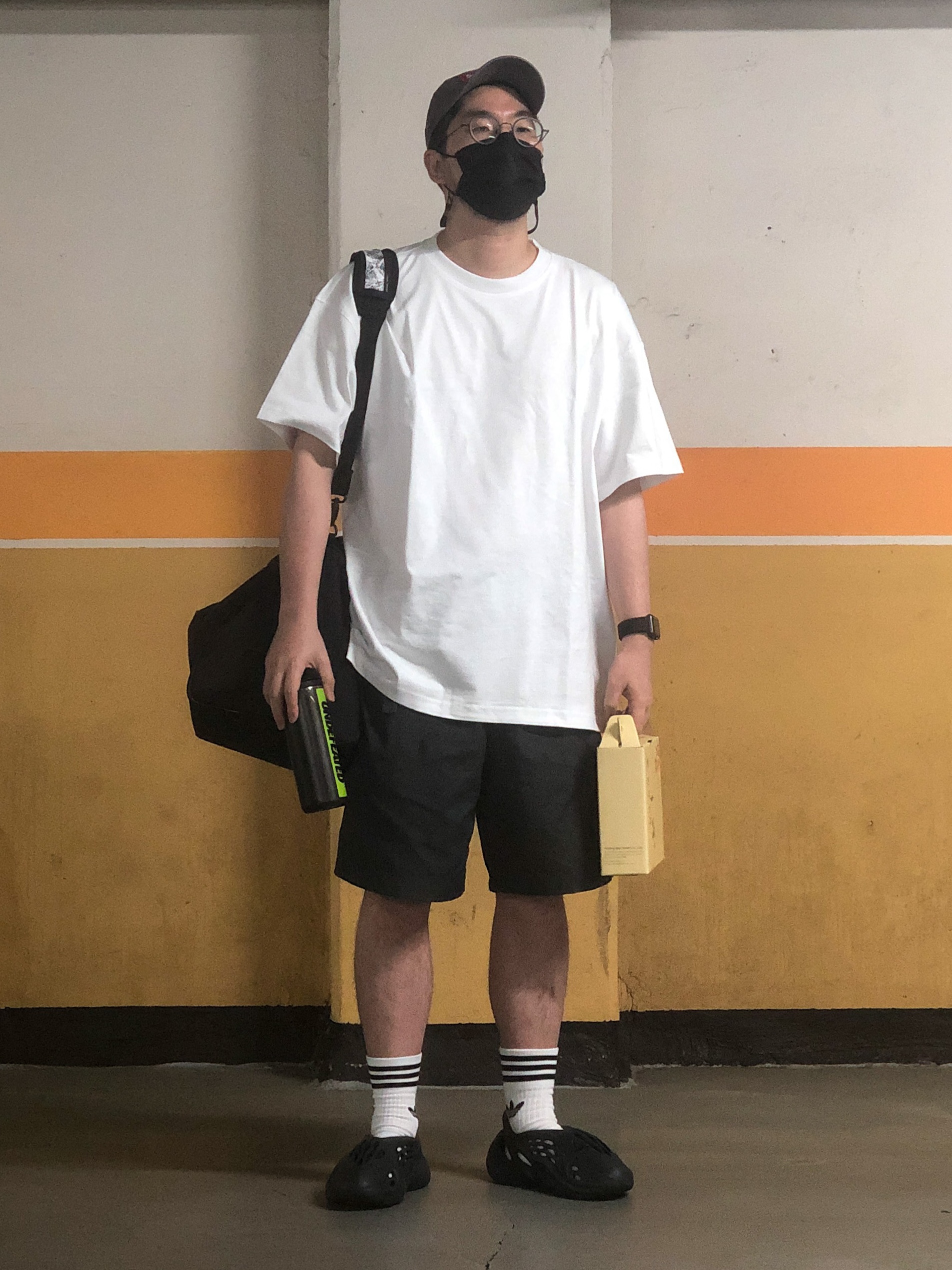 Adidas Yeezy Foam RNNR Mineral Blue, Supreme Military Camp Cap Grey - 21SS 착용 스타일