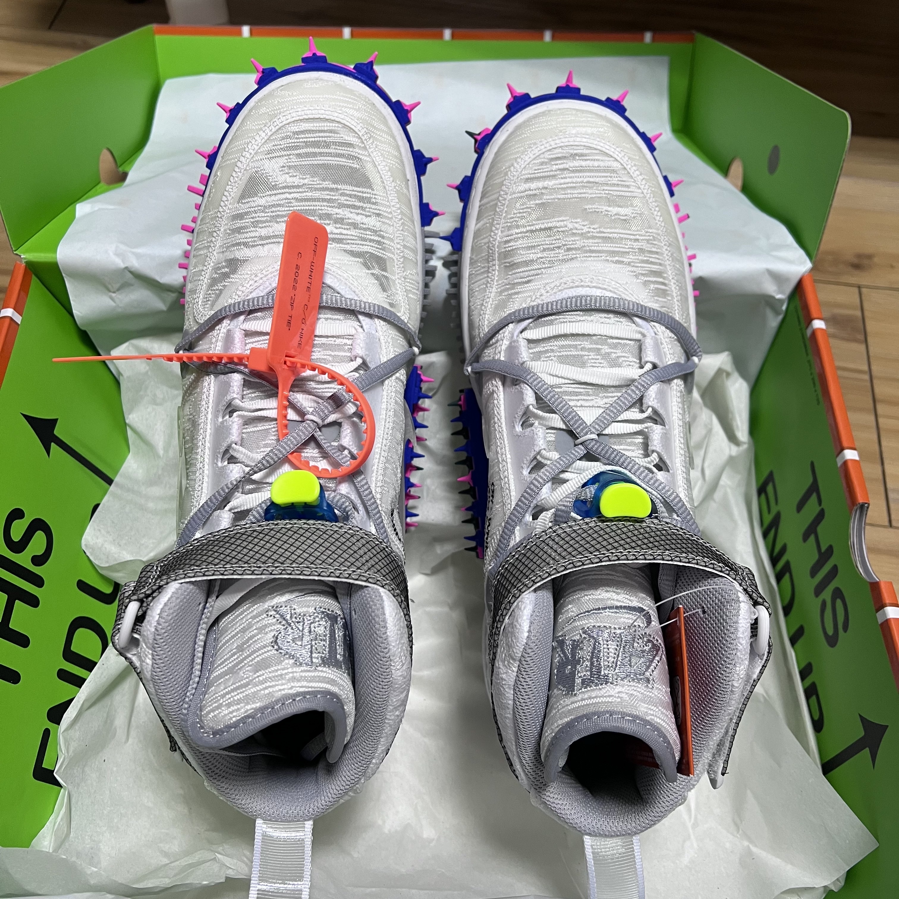 Nike x Off-White Air Force 1 Mid SP White 착용 스타일 - 2