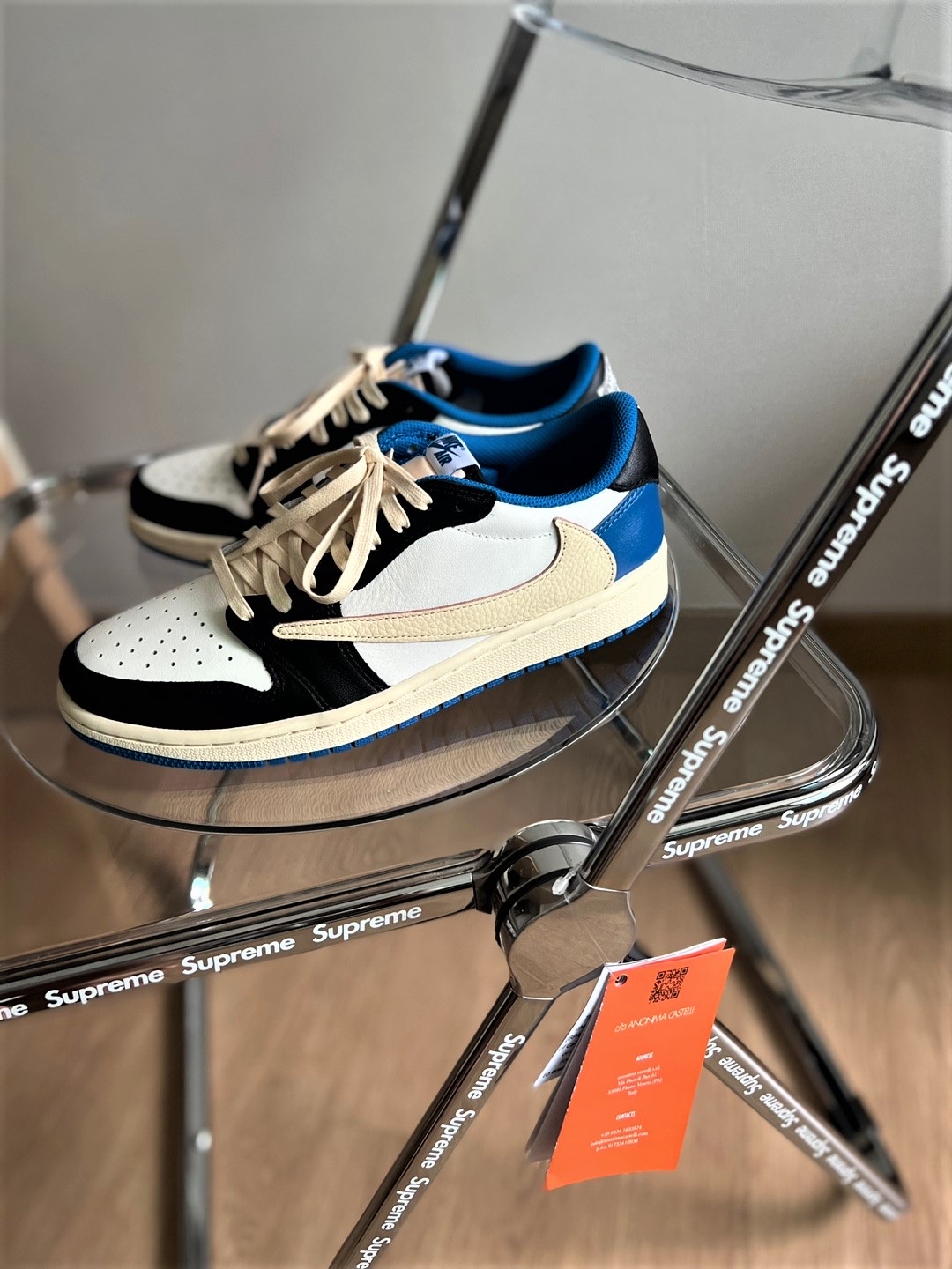 Jordan 1 x Travis Scott x Fragment Retro Low OG SP Military Blue, Supreme Anonima Castelli Plia Chair Silver - 22SS 착용 스타일