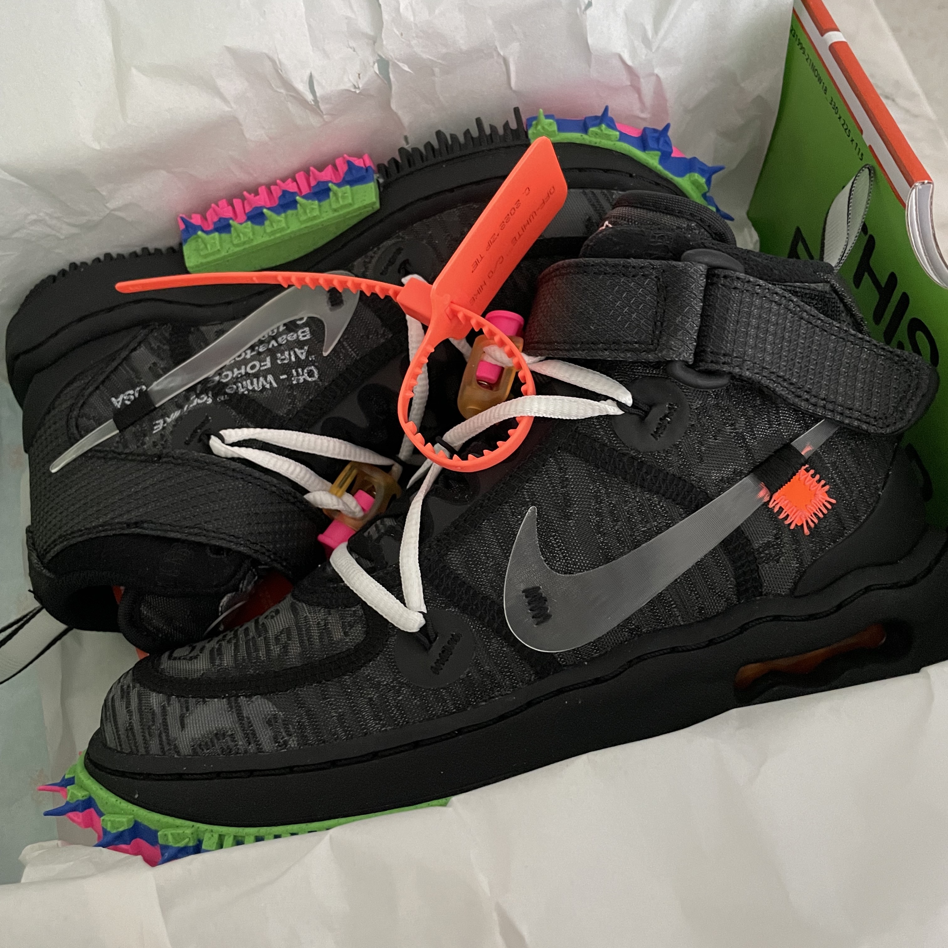 Nike x Off-White Air Force 1 Mid SP Black 착용 스타일