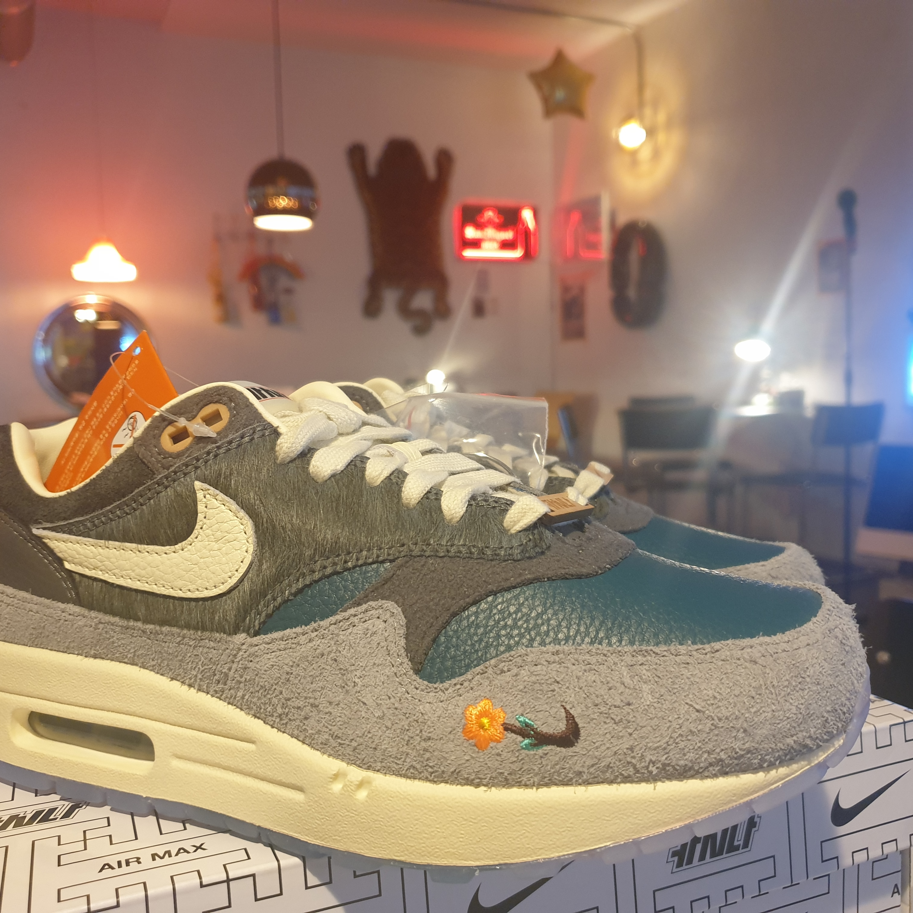 Nike x Kasina Air Max 1 SP Won-Ang Particle Grey 착용 스타일 - 1