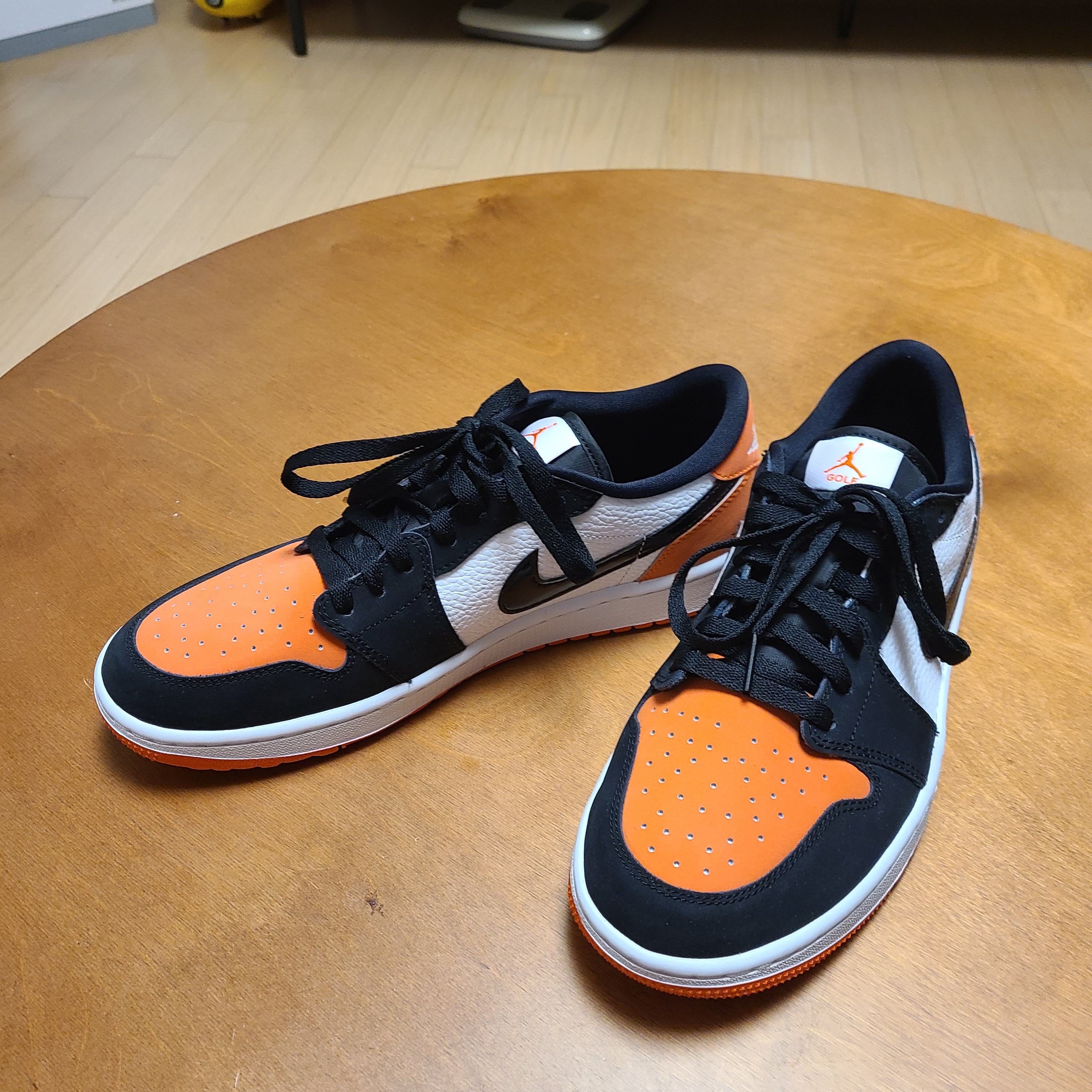 Jordan 1 Low Golf Starfish 착용 스타일