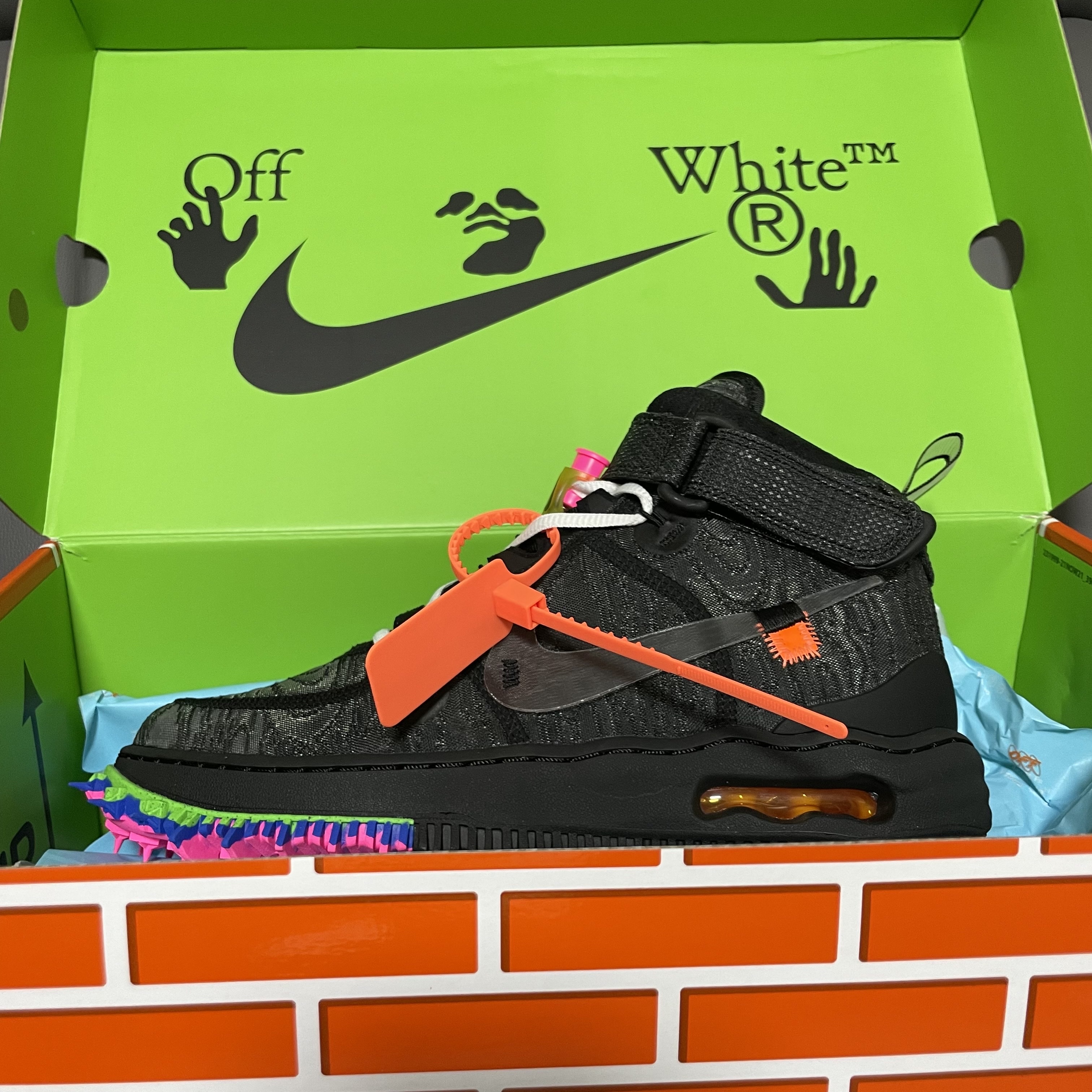 Nike x Off-White Air Force 1 Mid SP Black 착용 스타일 - 2
