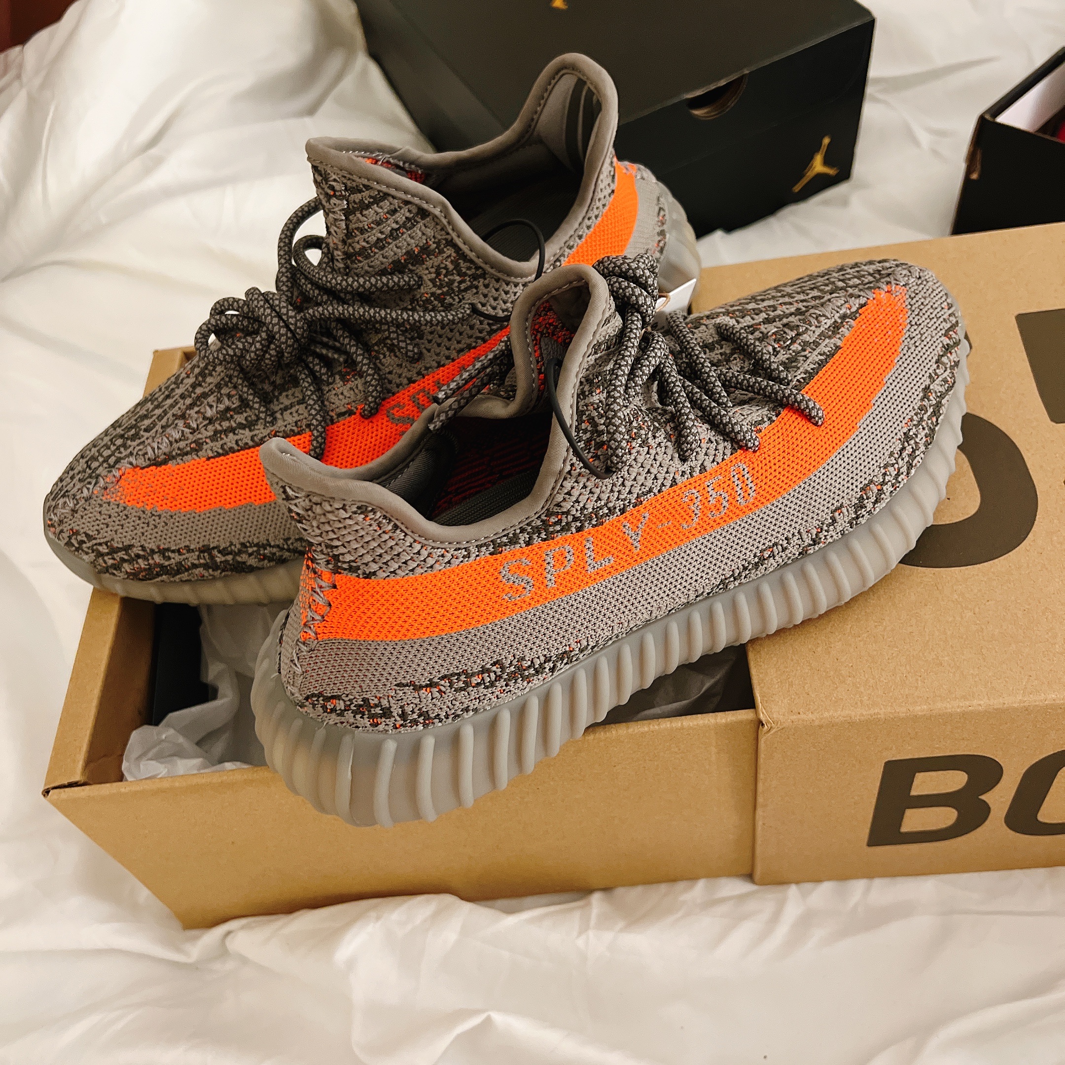 Adidas Yeezy Boost 350 V2 Beluga - Reflective 착용 스타일