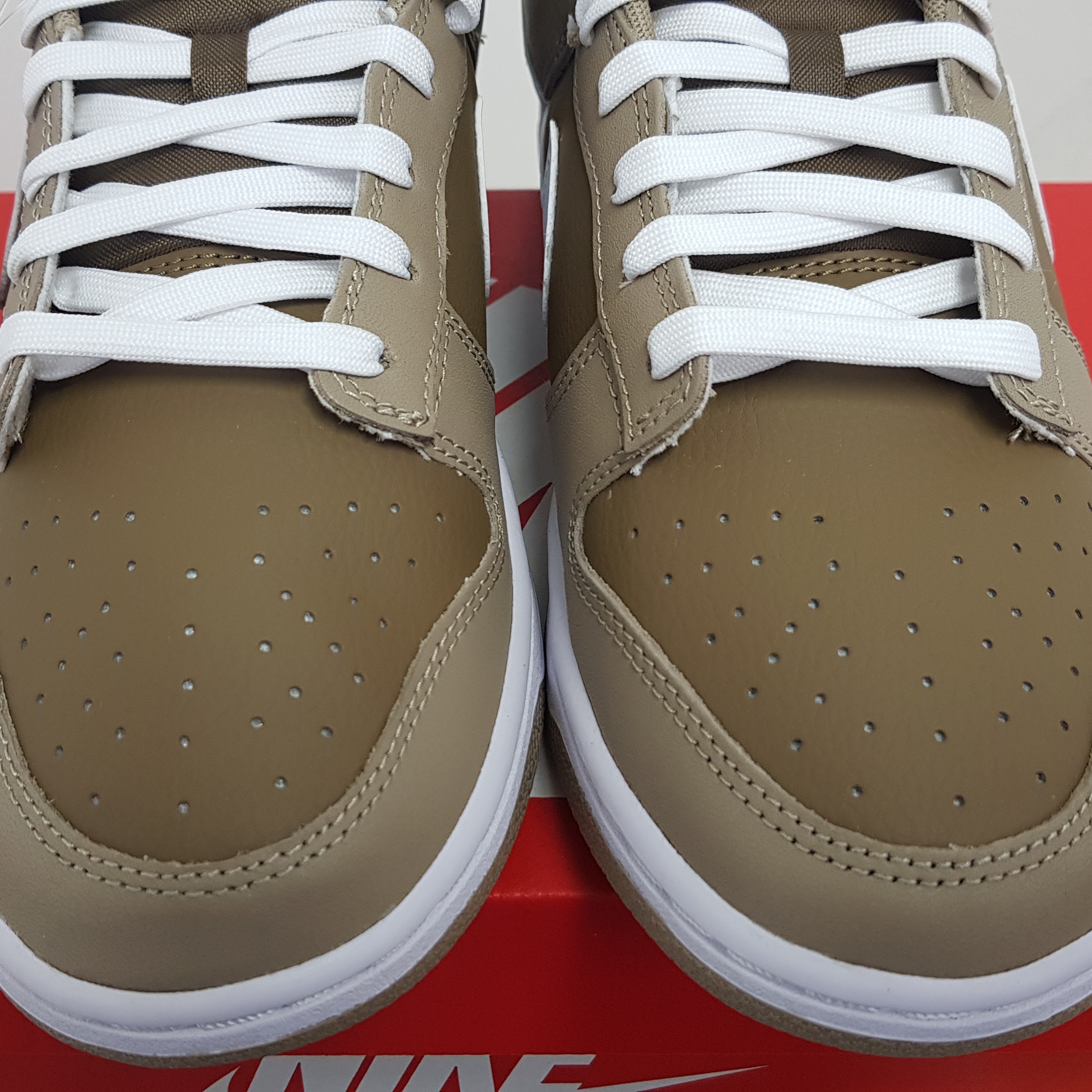 Nike Dunk Low Retro Khaki Hazel Rush 착용 스타일 - 2
