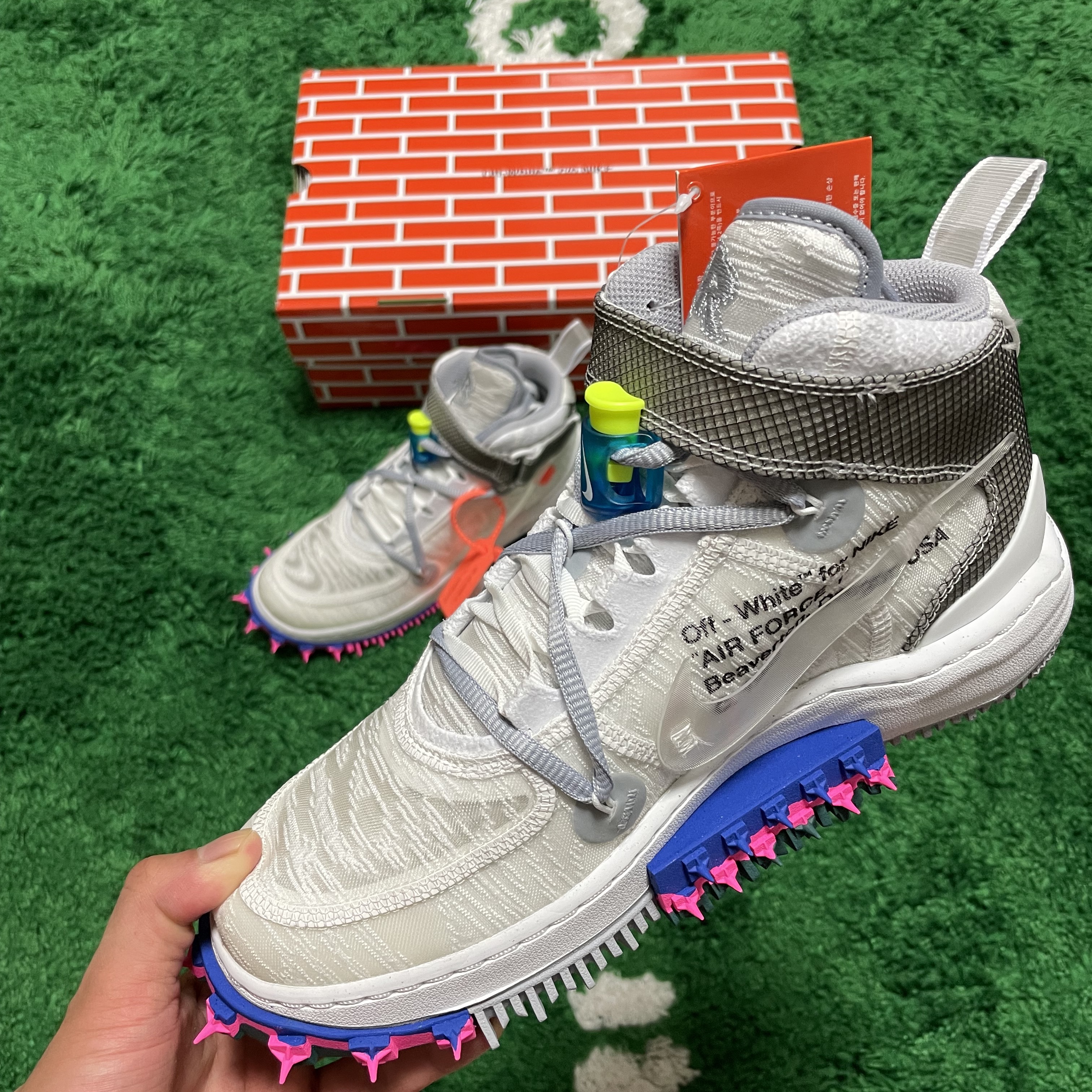 Nike x Off-White Air Force 1 Mid SP White 착용 스타일